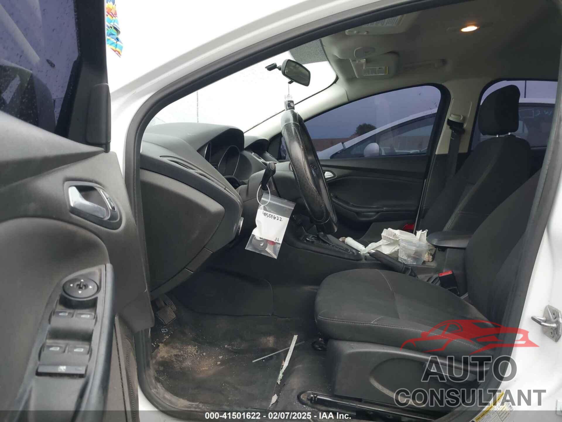 FORD FOCUS 2016 - 1FADP3K28GL302051