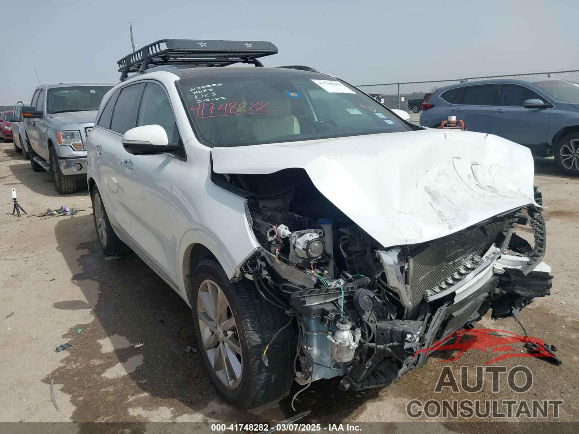 KIA SORENTO 2017 - 5XYPK4A50HG275738