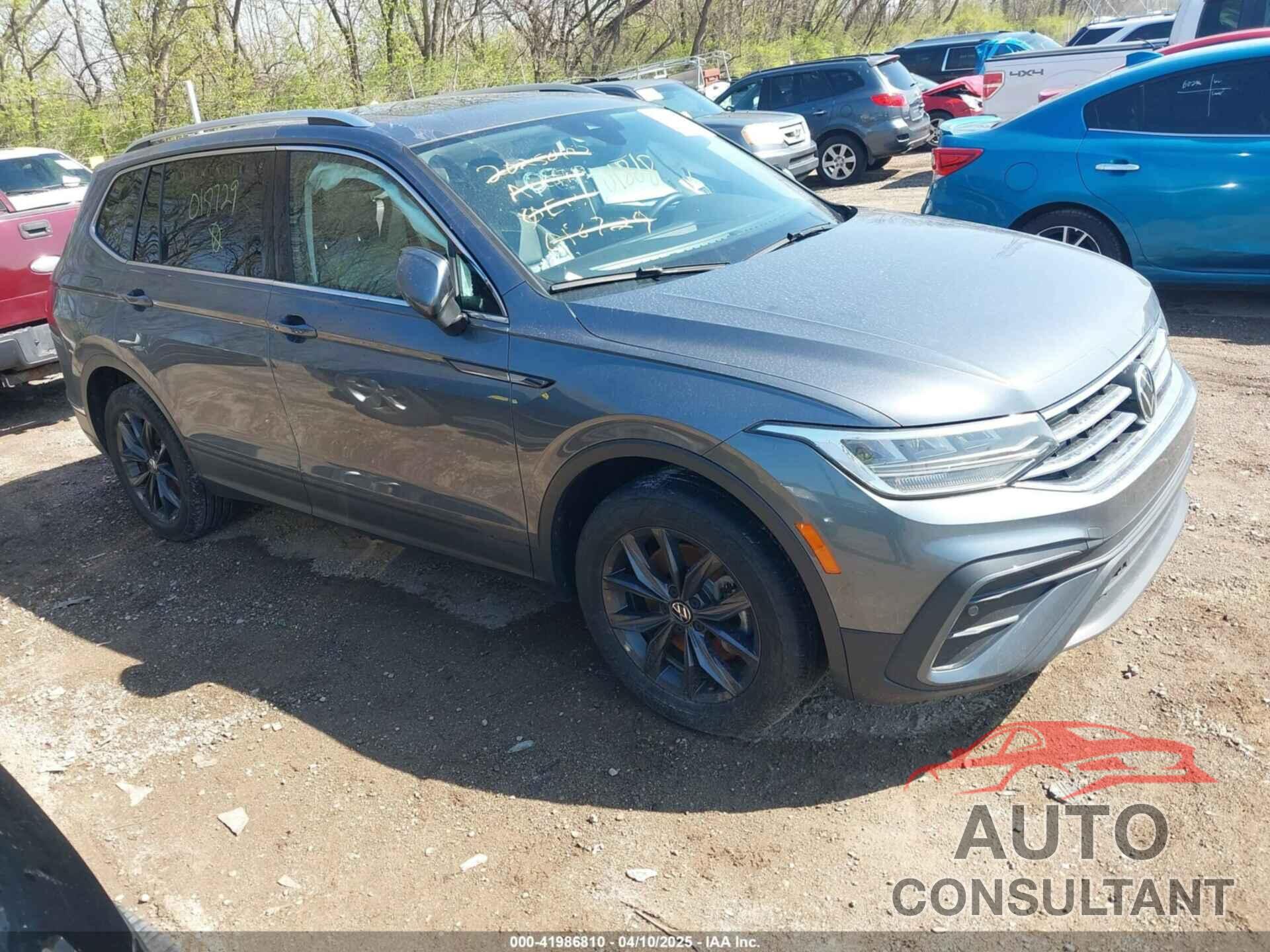 VOLKSWAGEN TIGUAN 2022 - 3VV2B7AX1NM018729