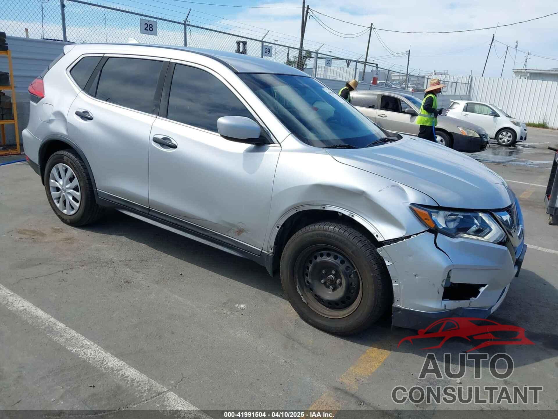 NISSAN ROGUE 2017 - KNMAT2MT9HP599673