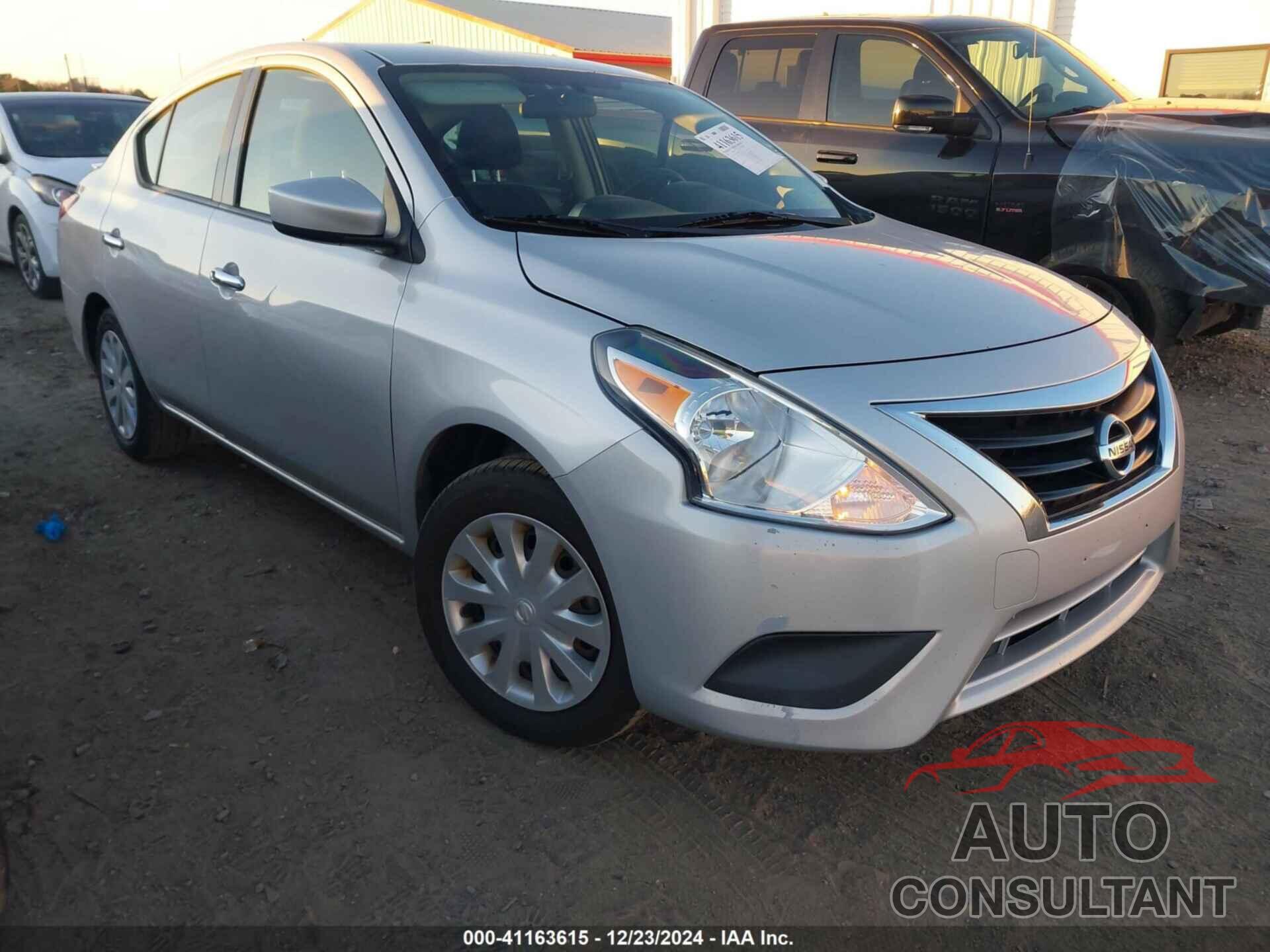 NISSAN VERSA 2017 - 3N1CN7AP5HL805464