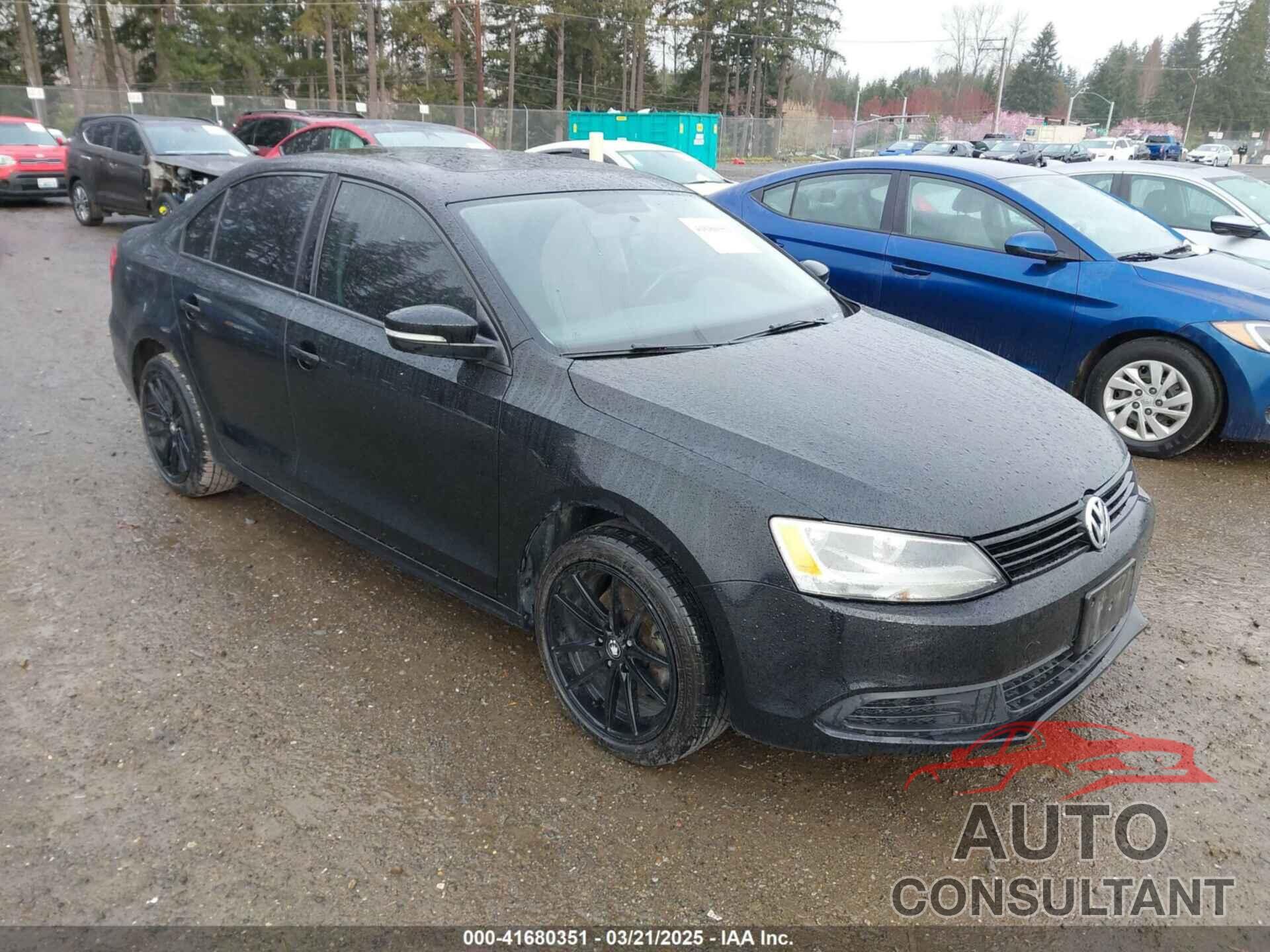VOLKSWAGEN JETTA 2011 - 3VWDZ7AJXBM323766