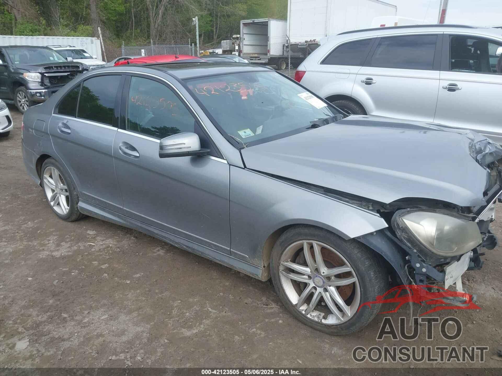 MERCEDES-BENZ C 300 2014 - WDDGF8AB7EG206836