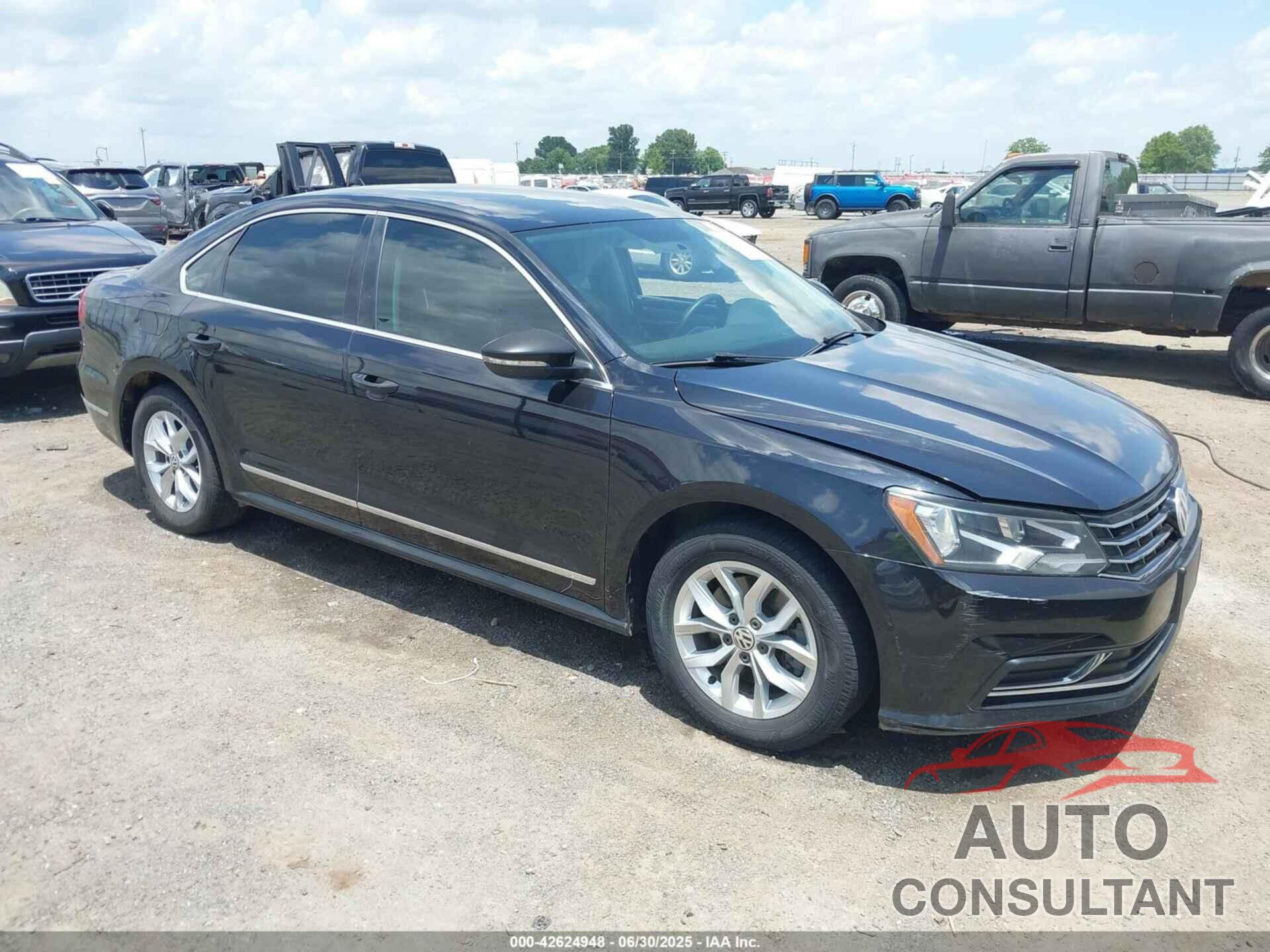 VOLKSWAGEN PASSAT 2017 - 1VWAT7A33HC008453