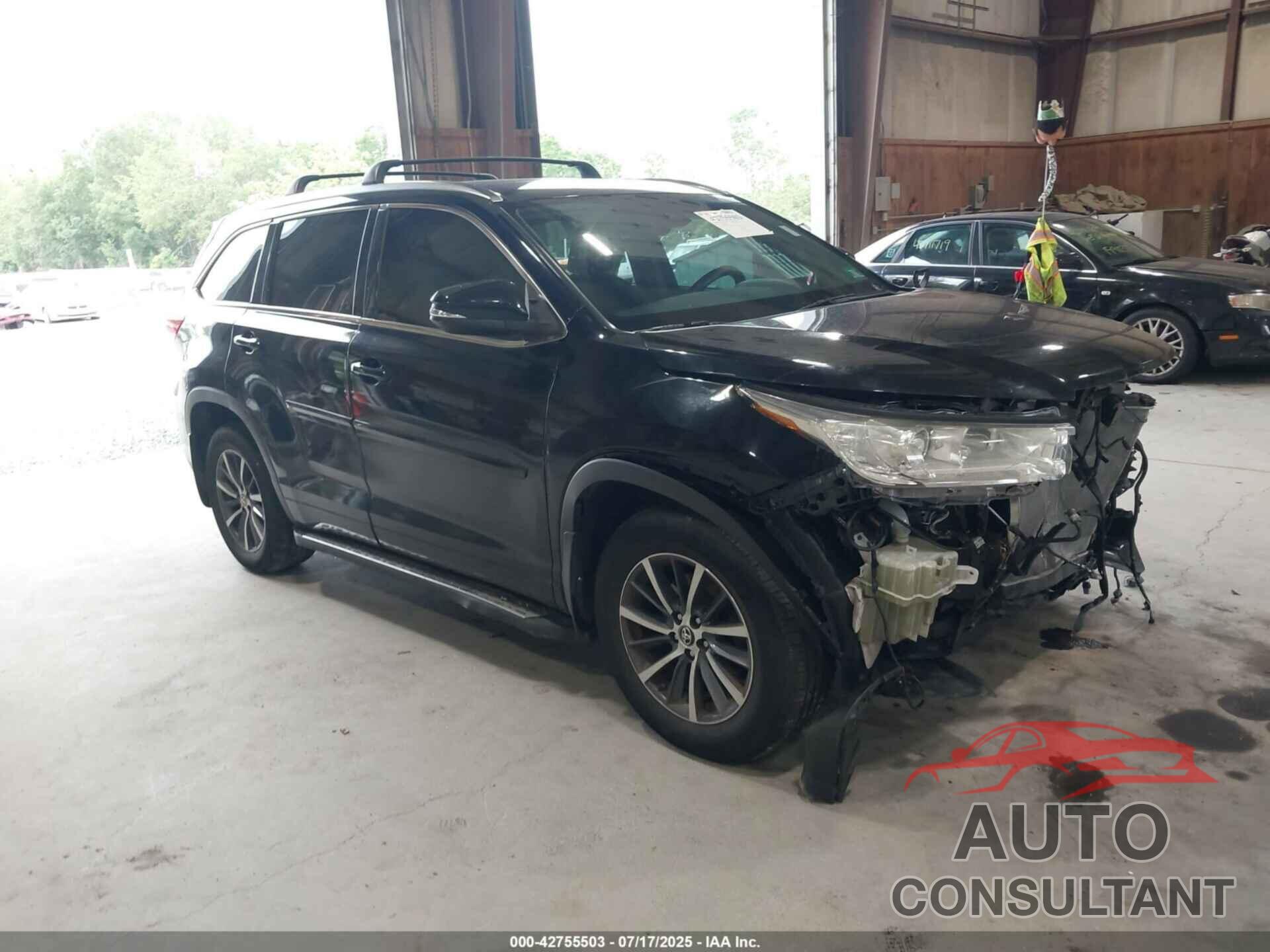 TOYOTA HIGHLANDER 2018 - 5TDJZRFH3JS532157