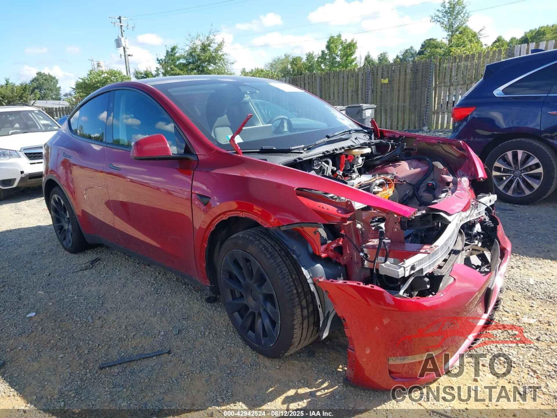 TESLA MODEL Y 2024 - 7SAYGDEE9RA256761
