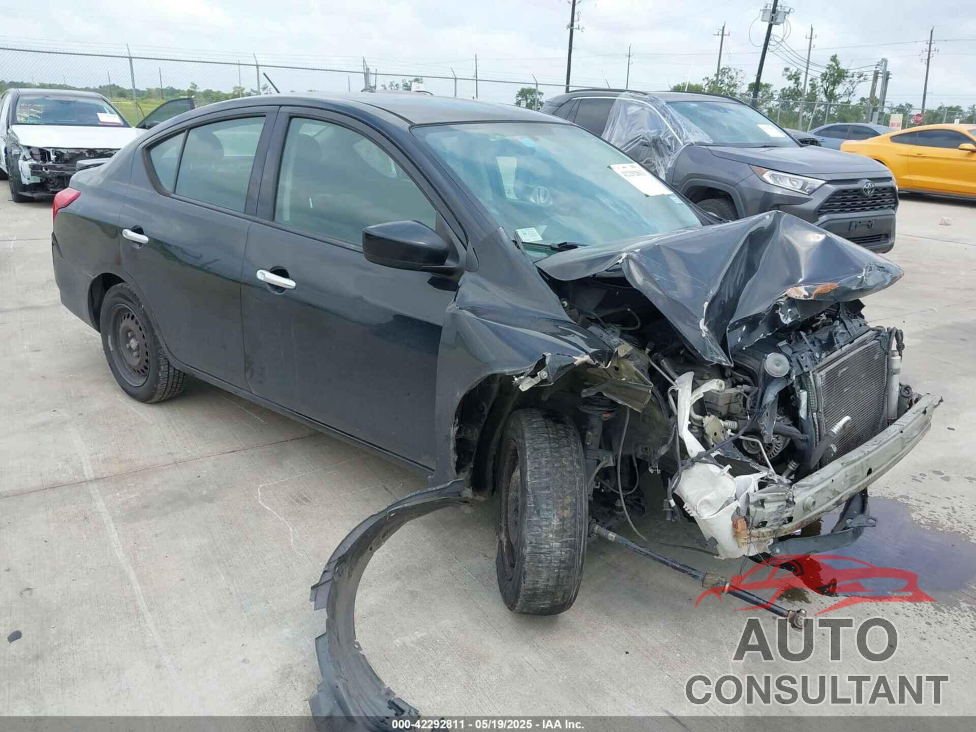 NISSAN VERSA 2018 - 3N1CN7AP9JL843074