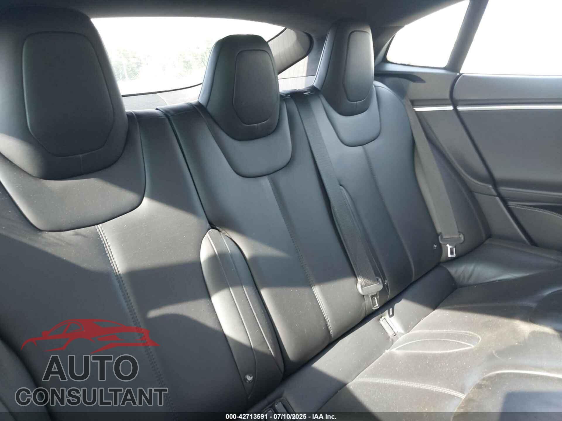 TESLA MODEL S 2015 - 5YJSA1E20FF110711