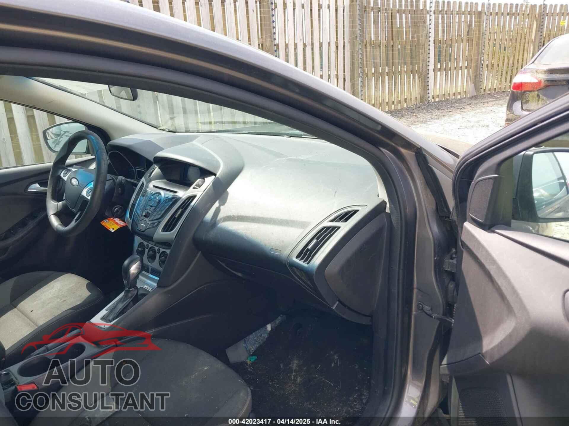 FORD FOCUS 2014 - 1FADP3K29EL211531