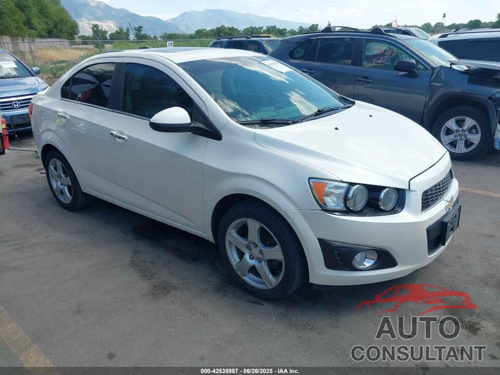 CHEVROLET SONIC 2015 - 1G1JE5SB1F4167401