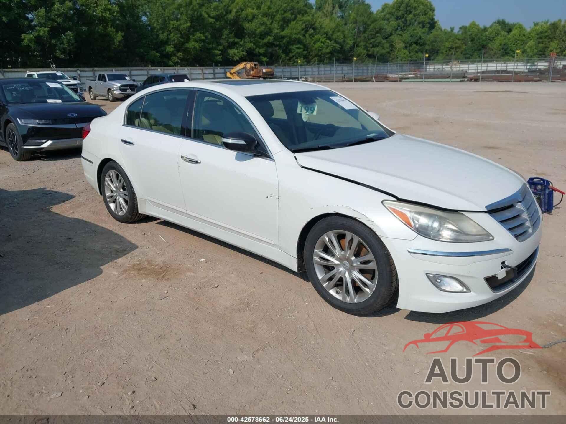 HYUNDAI GENESIS 2012 - KMHGC4DD8CU184526