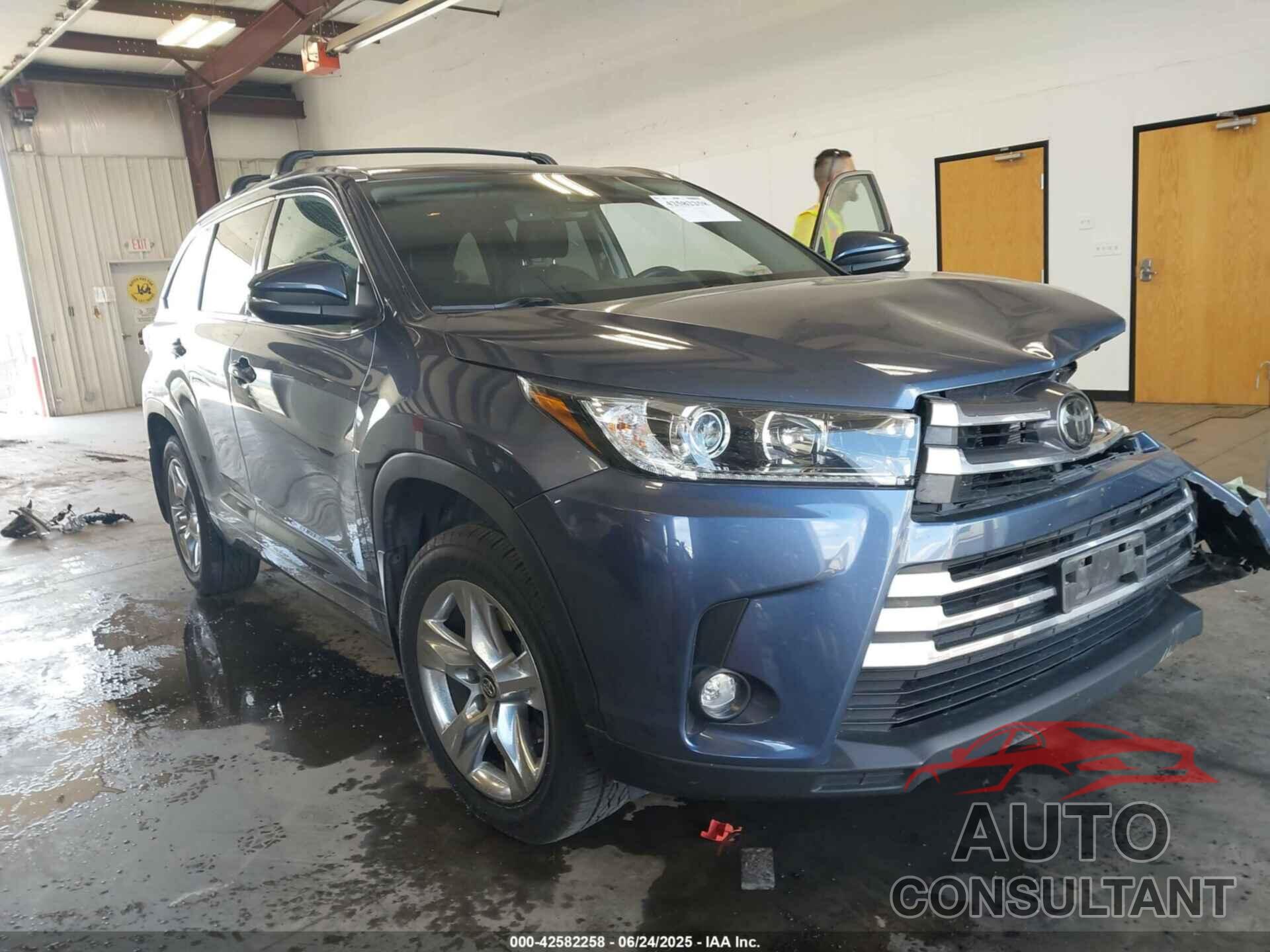 TOYOTA HIGHLANDER 2019 - 5TDDZRFH8KS926493