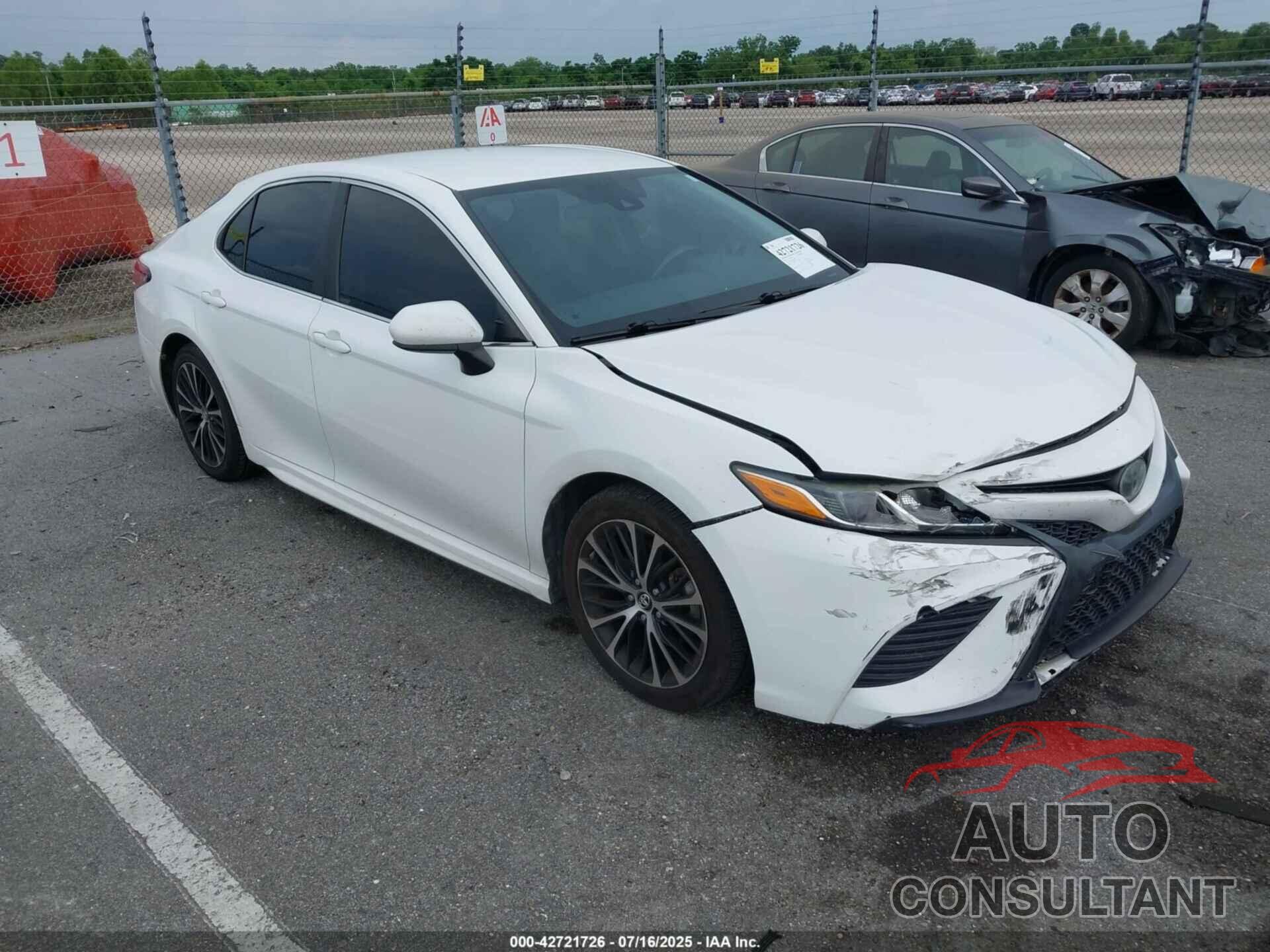 TOYOTA CAMRY 2018 - 4T1B11HK5JU608894