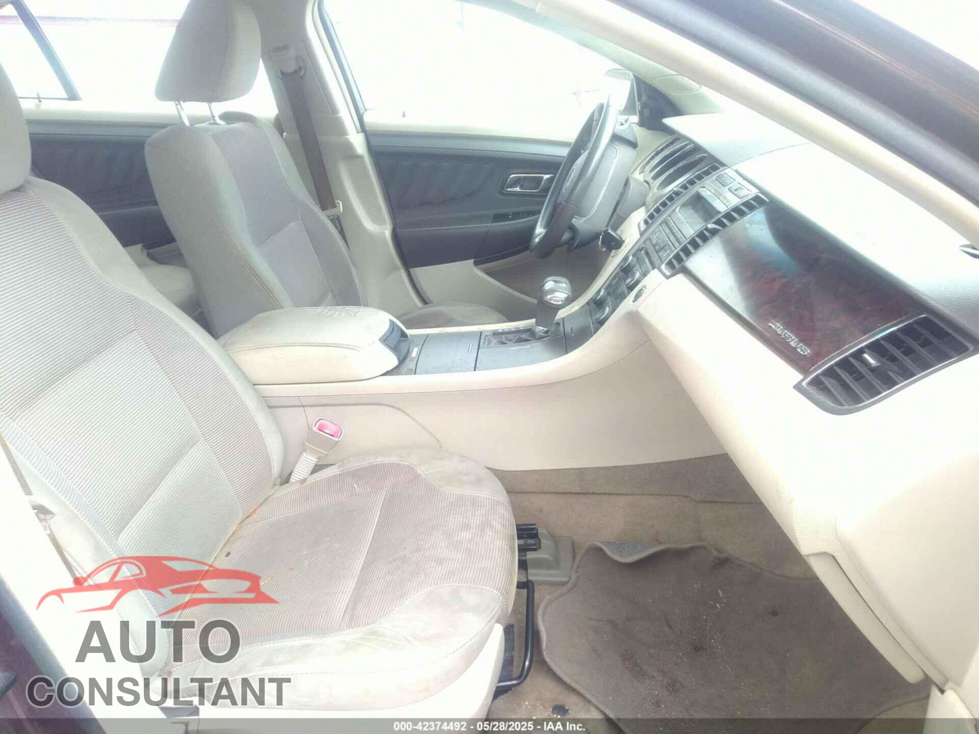 FORD TAURUS 2011 - 1FAHP2EW8BG180562