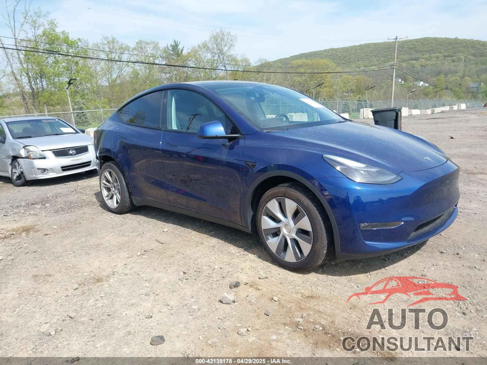 TESLA MODEL Y 2023 - 7SAYGDEE0PF850980