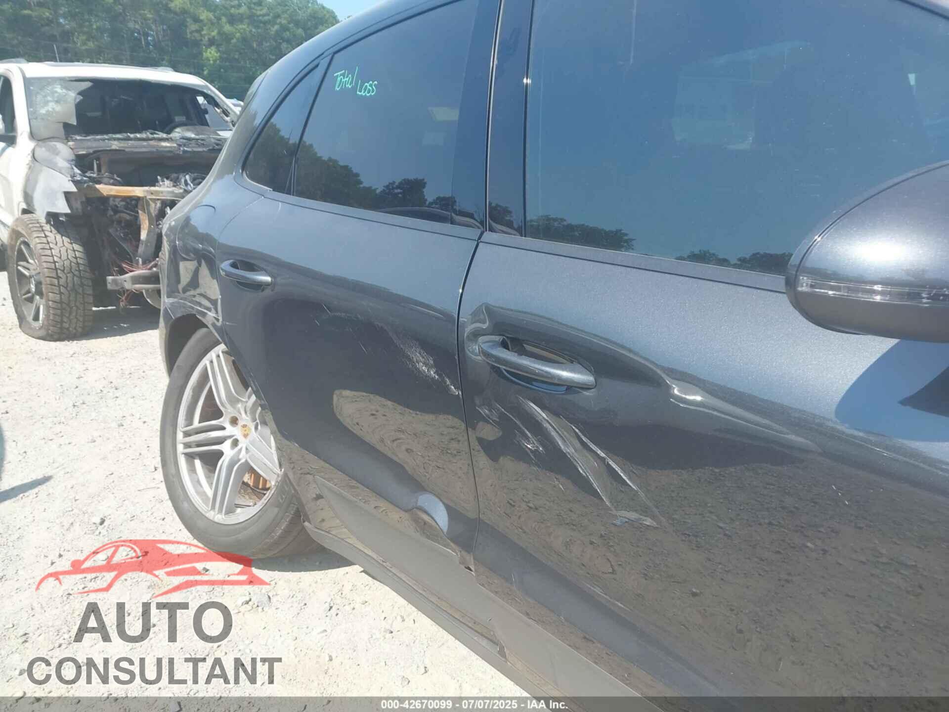 PORSCHE MACAN 2017 - WP1AA2A52HLB04764