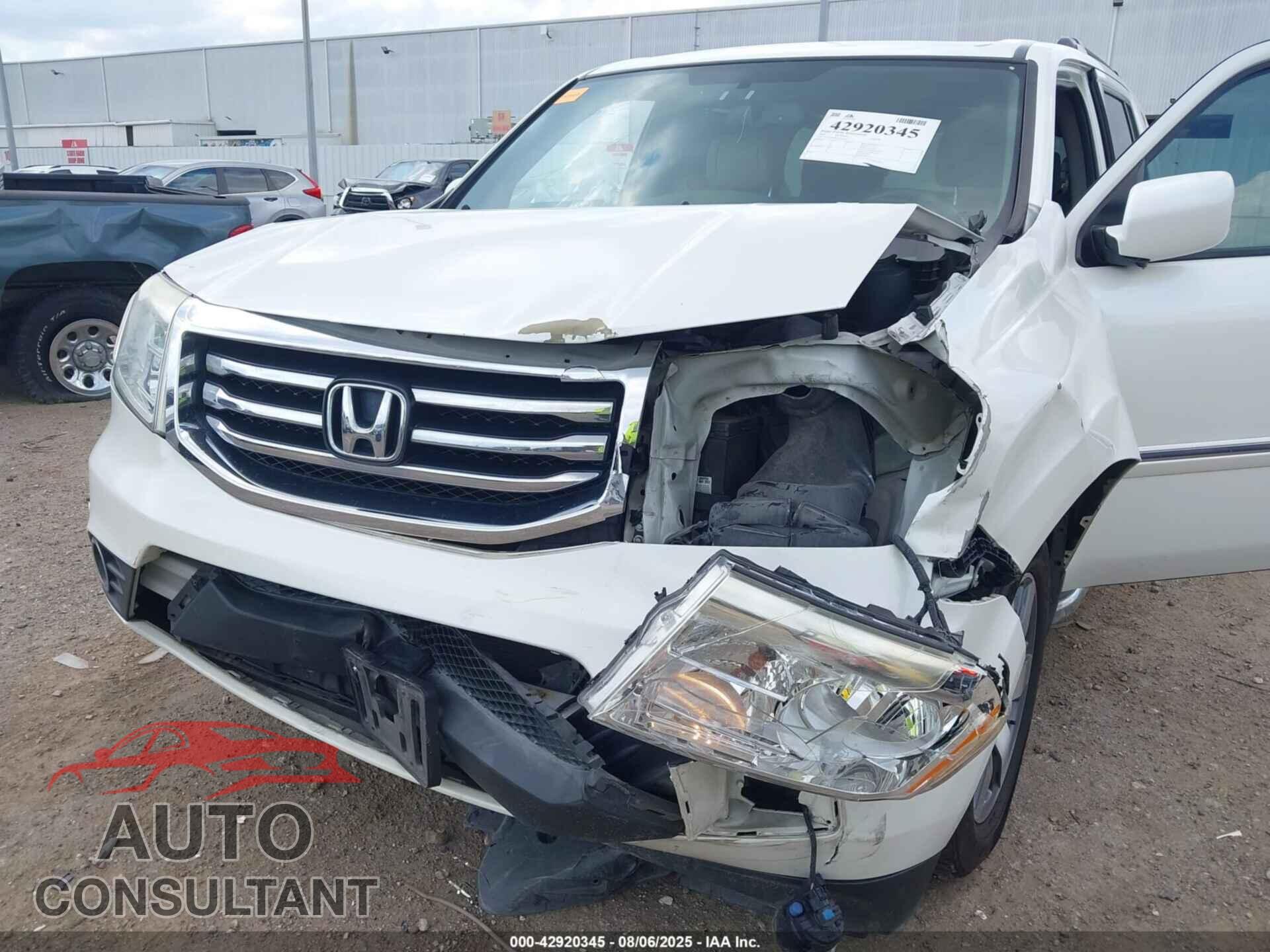 HONDA PILOT 2015 - 5FNYF4H93FB034696