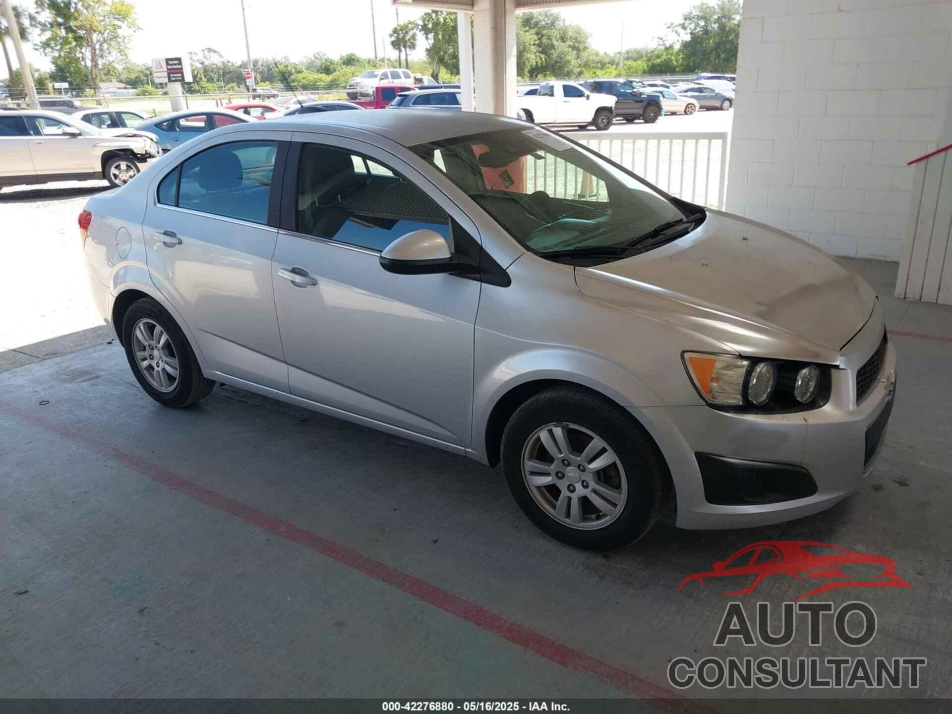 CHEVROLET SONIC 2015 - 1G1JC5SH6F4137658