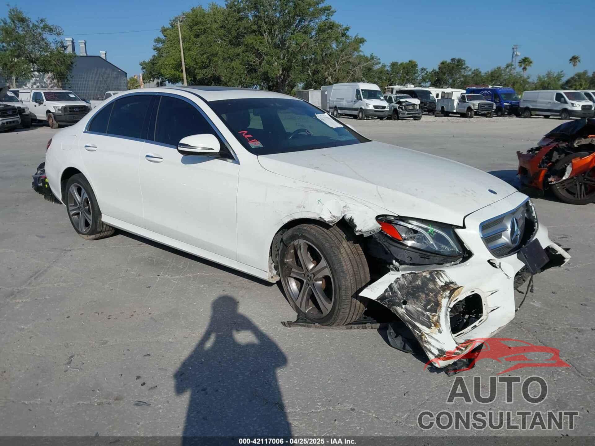 MERCEDES-BENZ E 300 2018 - WDDZF4KB3JA421952