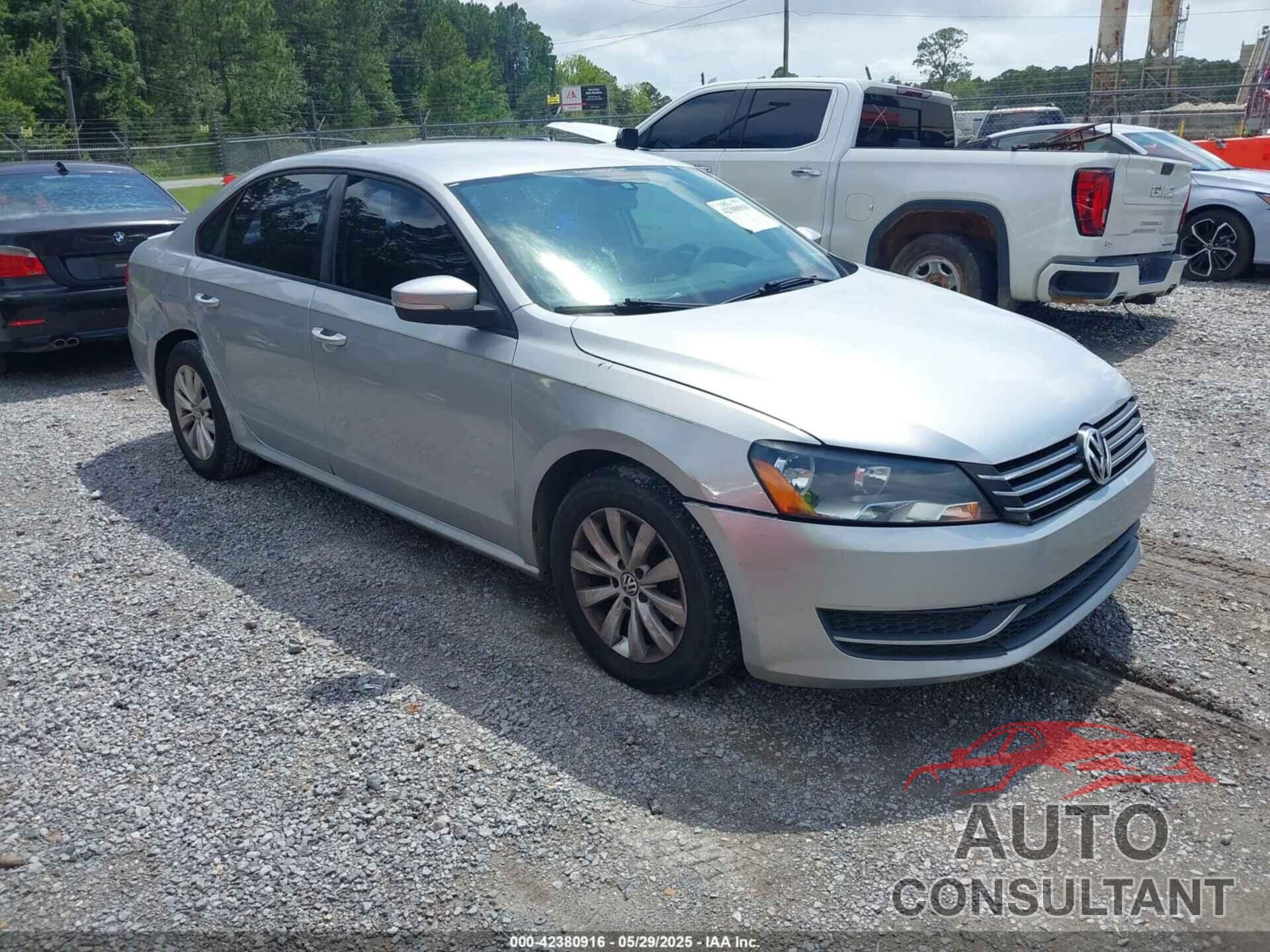 VOLKSWAGEN PASSAT 2013 - 1VWAH7A38DC146887