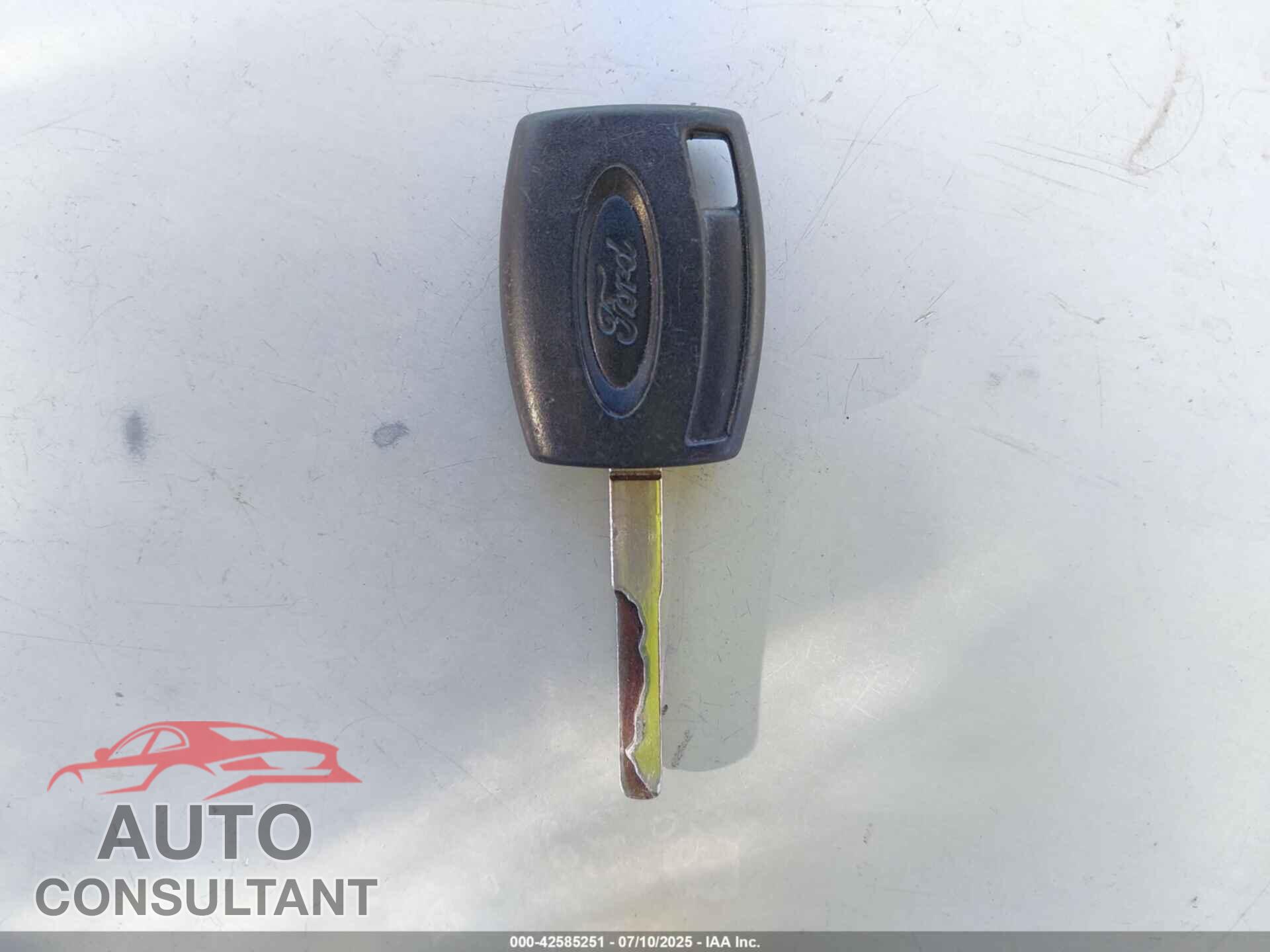 FORD FOCUS 2016 - 1FADP3E25GL384591