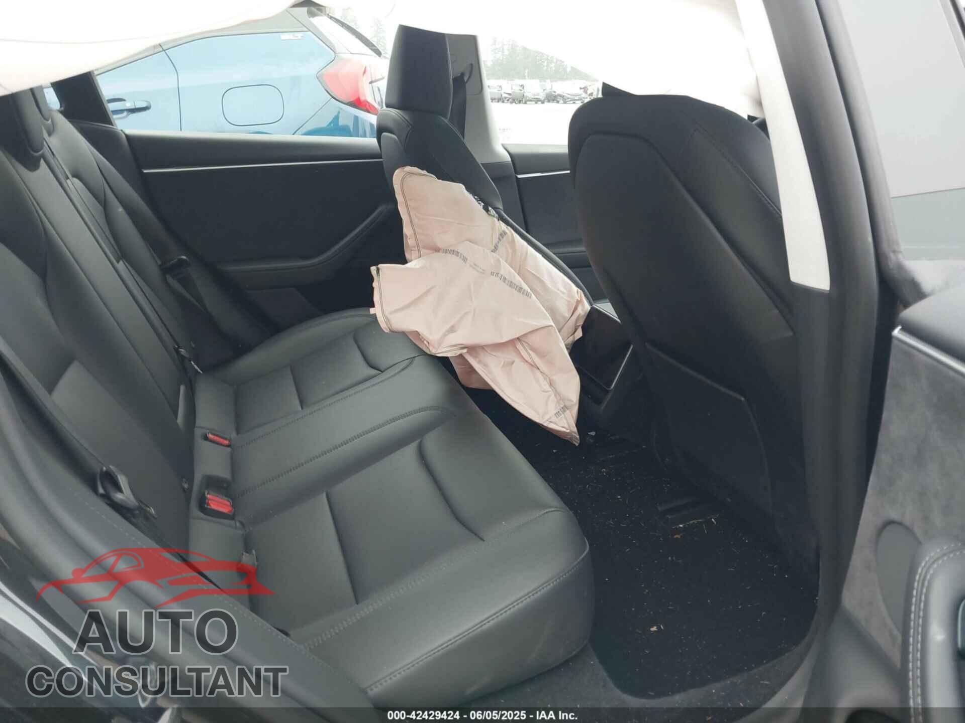TESLA MODEL 3 2024 - 5YJ3E1EB9RF835057