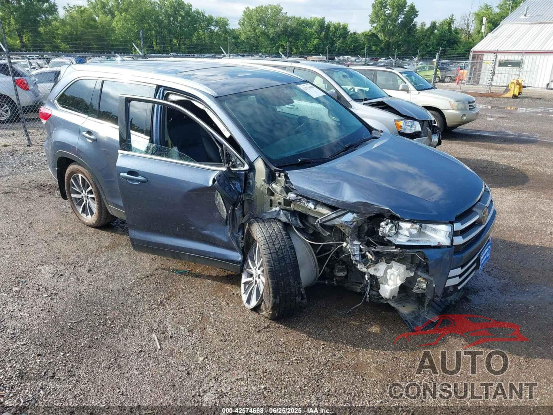 TOYOTA HIGHLANDER 2019 - 5TDJZRFH0KS926278
