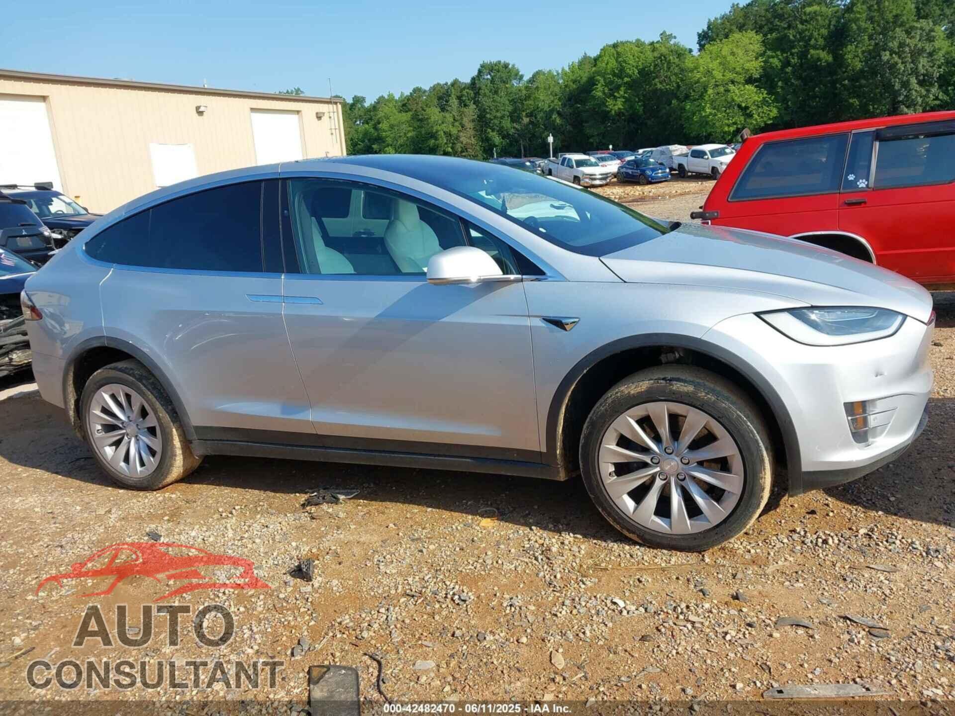 TESLA MODEL X 2017 - 5YJXCBE26HF074547