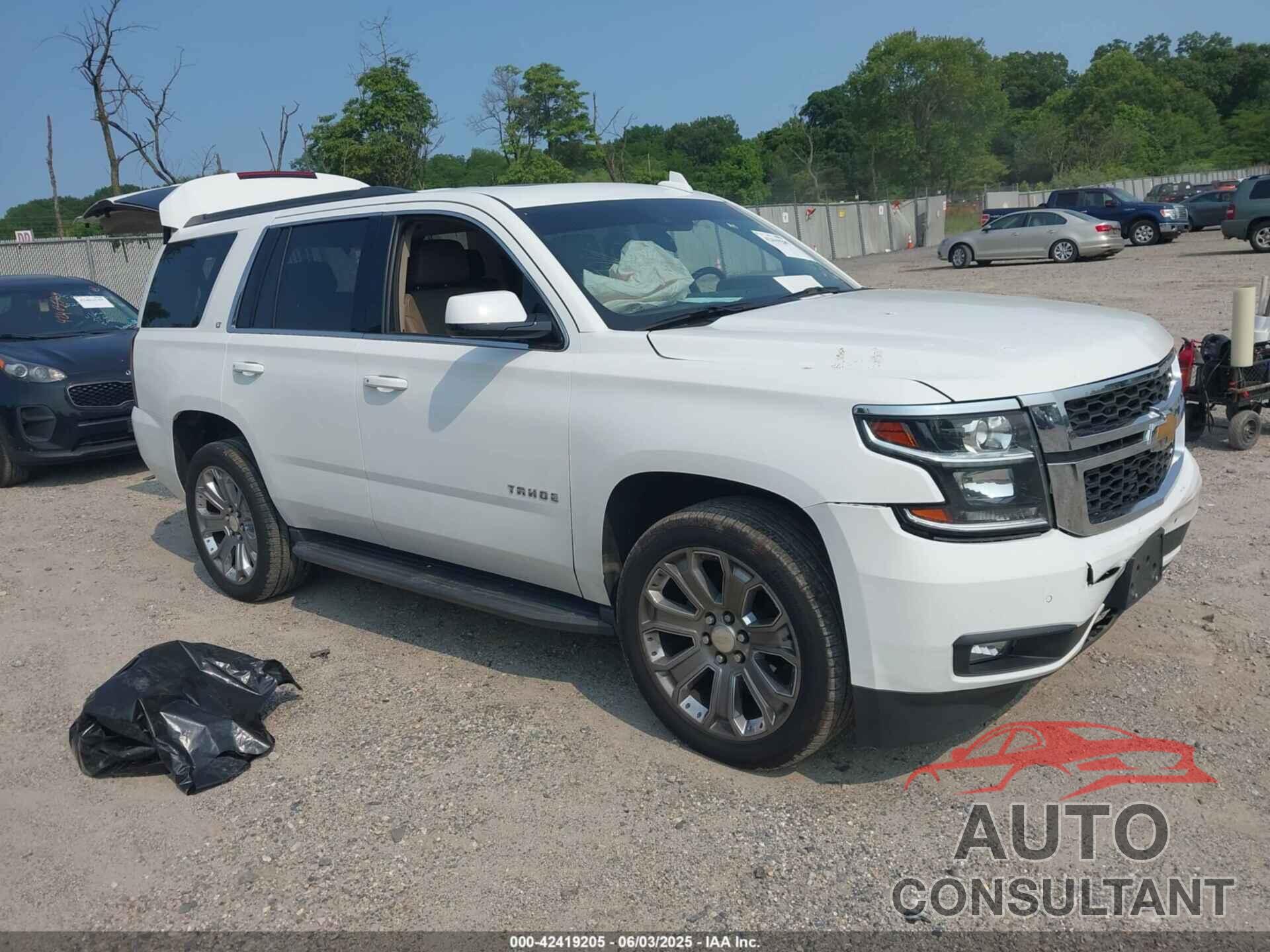 CHEVROLET TAHOE 2017 - 1GNSKBKC2HR330422