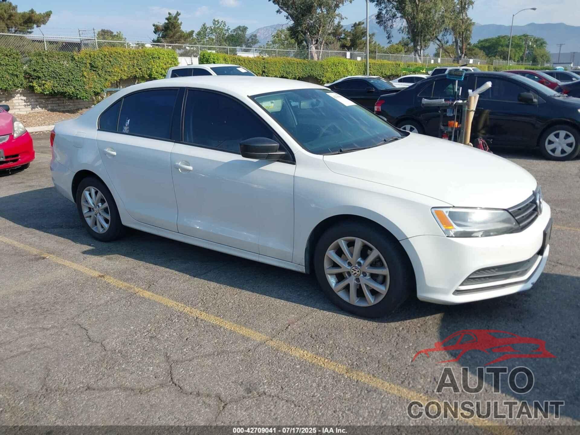 VOLKSWAGEN JETTA 2015 - 3VWD17AJ5FM258354