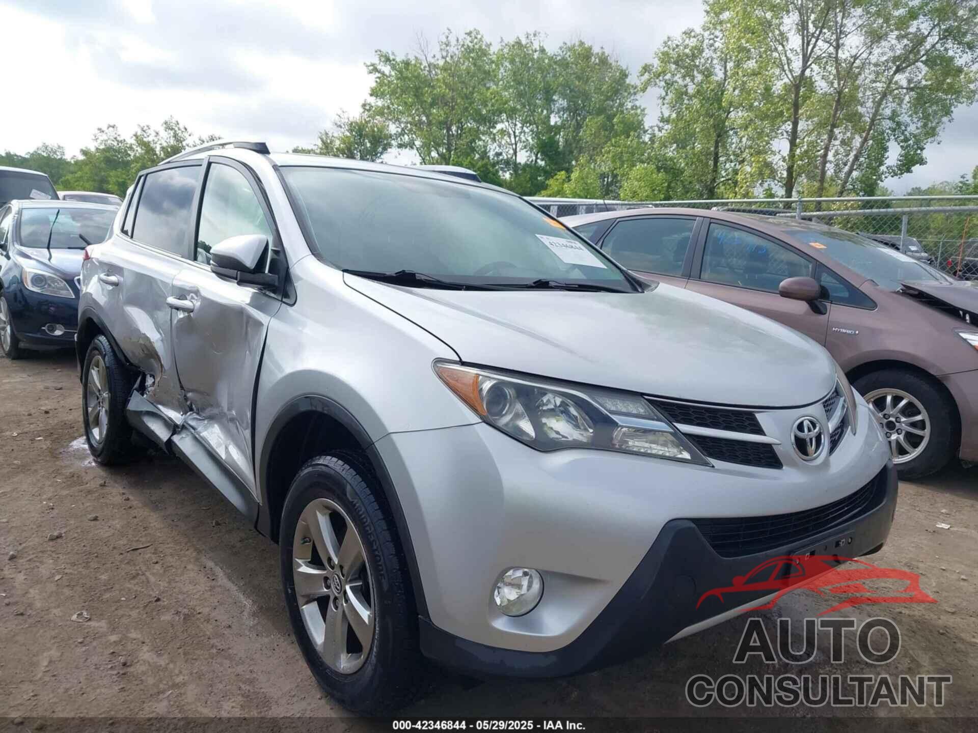 TOYOTA RAV4 2015 - JTMRFREV3FD140334