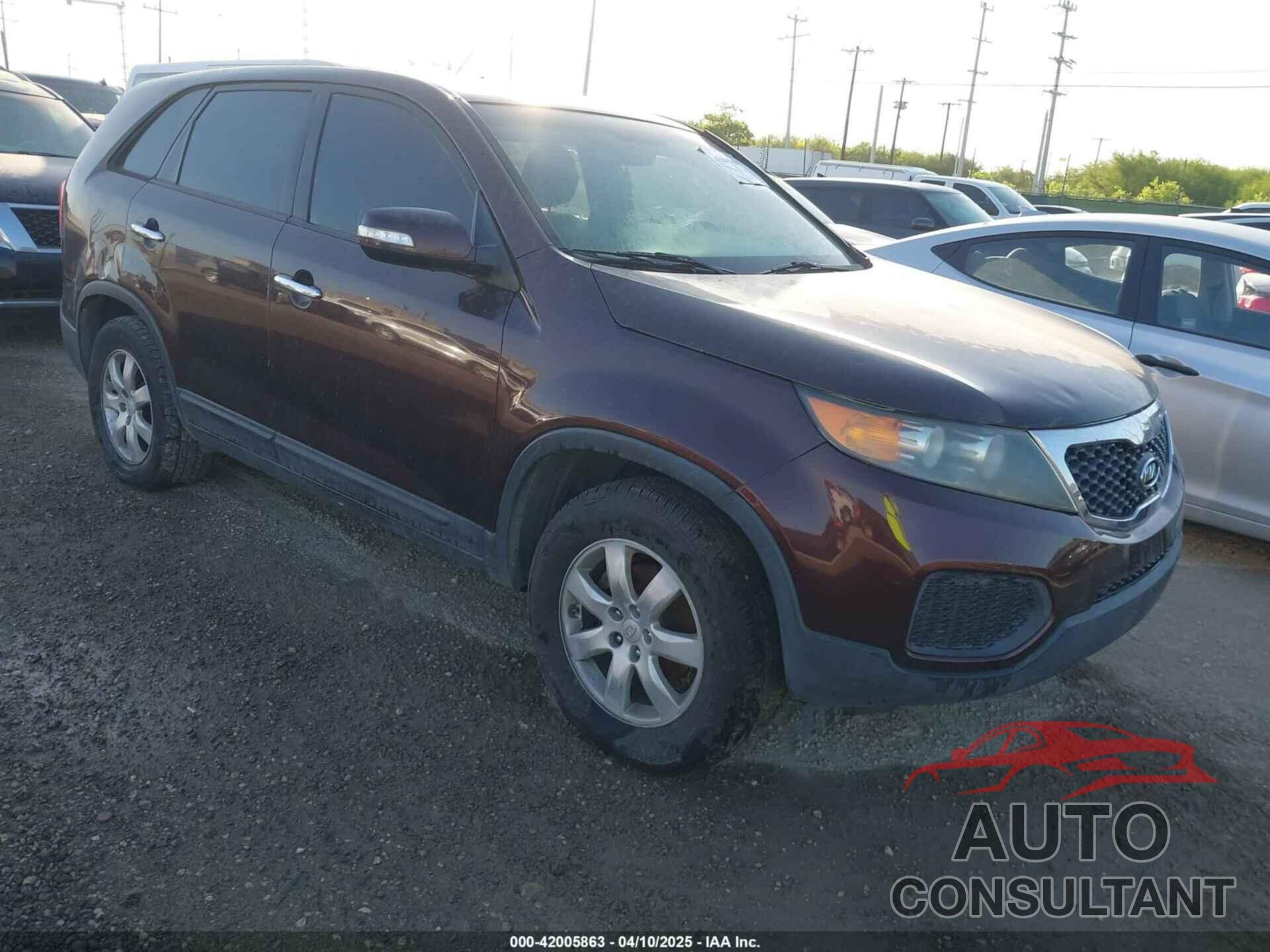KIA SORENTO 2011 - 5XYKT3A13BG083770