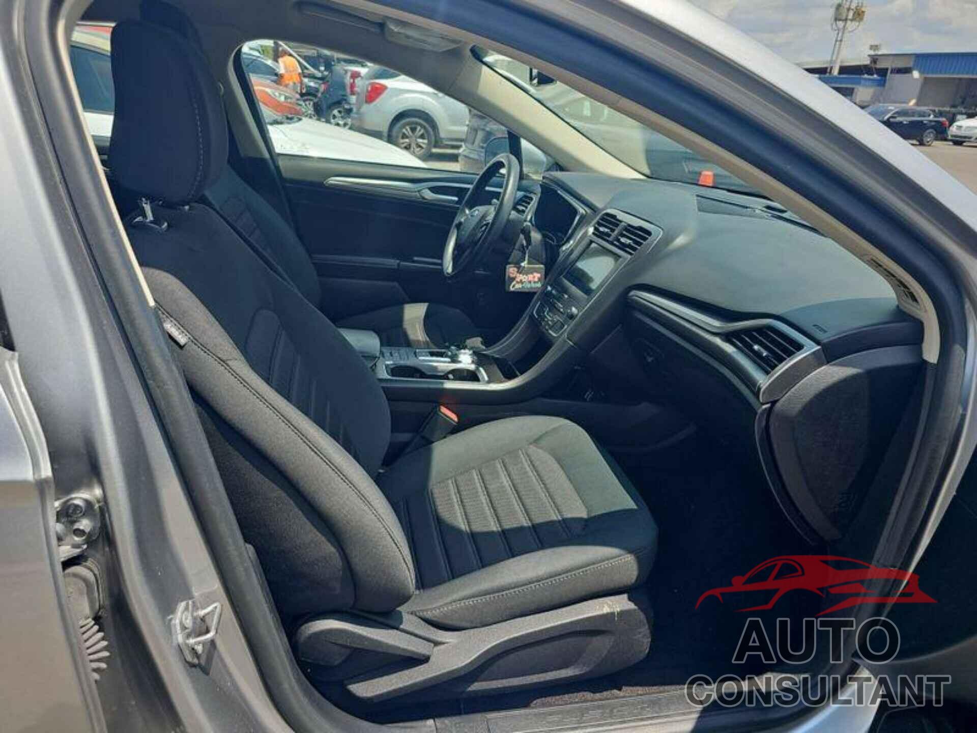 FORD FUSION 2020 - 3FA6P0LU1LR239104