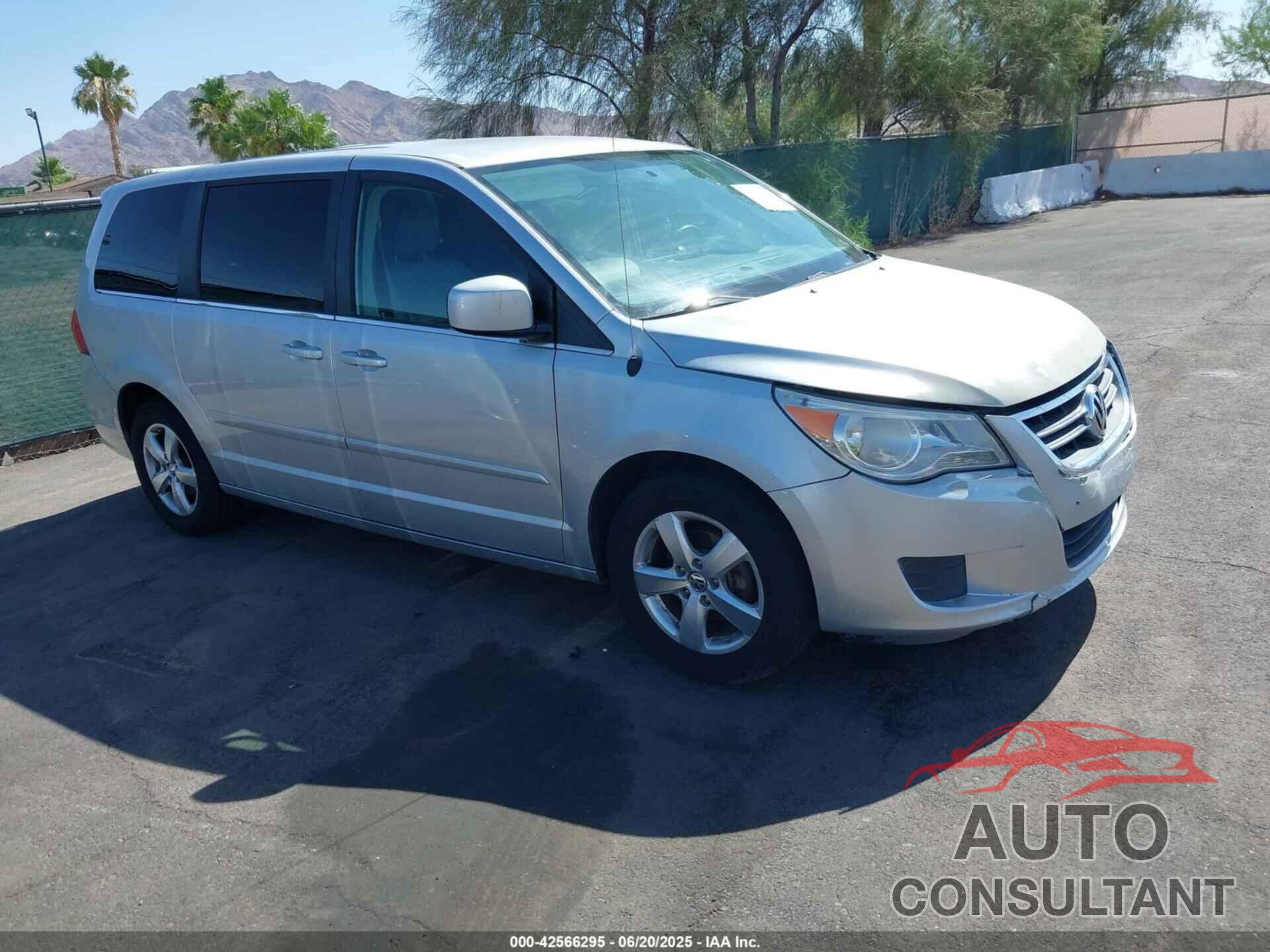 VOLKSWAGEN ROUTAN 2010 - 2V4RW3D10AR166686