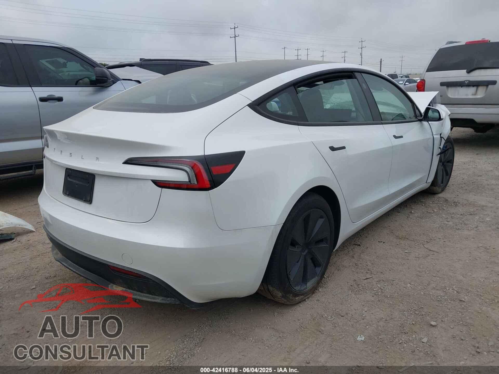 TESLA MODEL 3 2024 - 5YJ3E1EA7RF772127