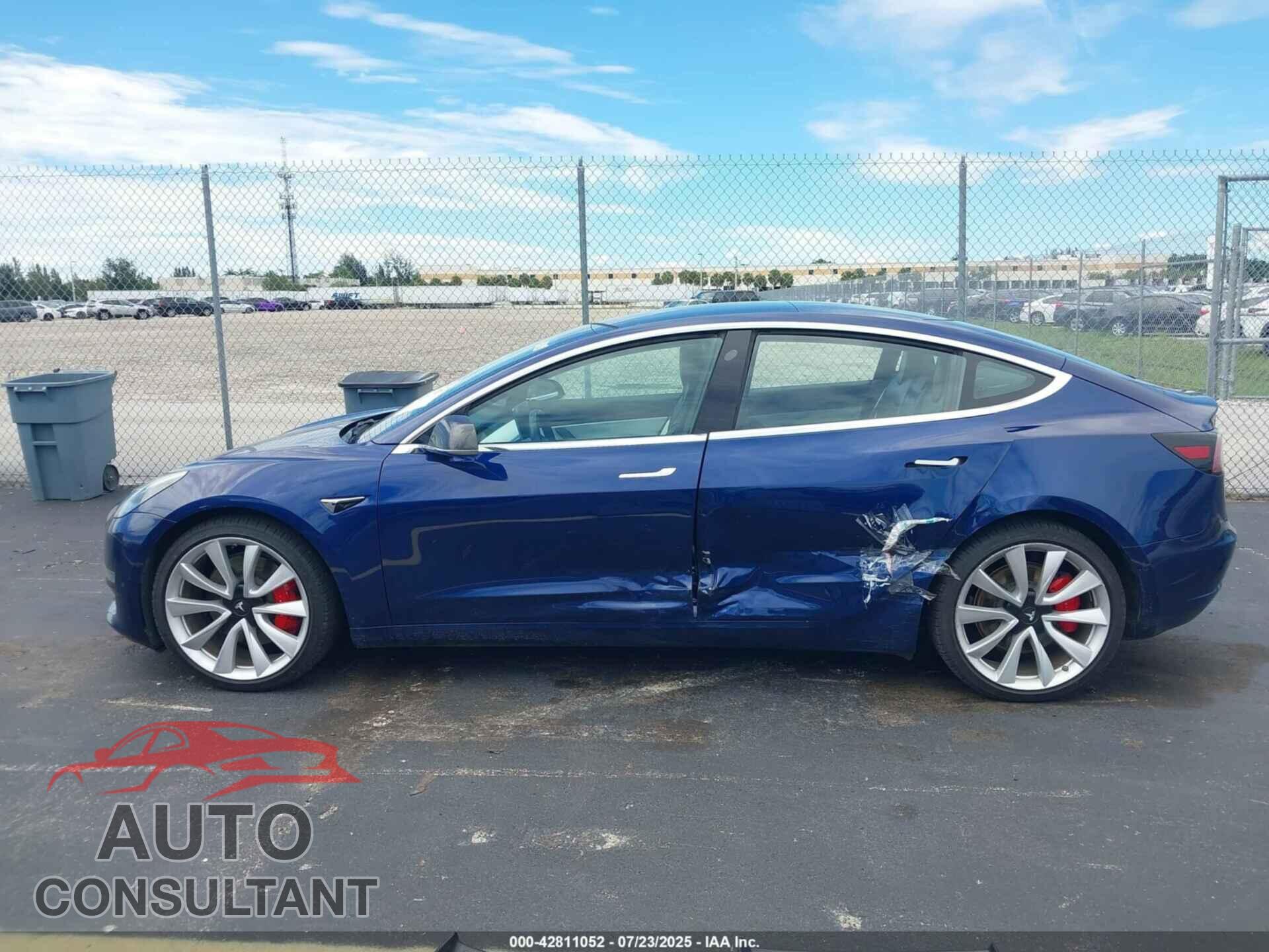 TESLA MODEL 3 2018 - 5YJ3E1EB5JF080784