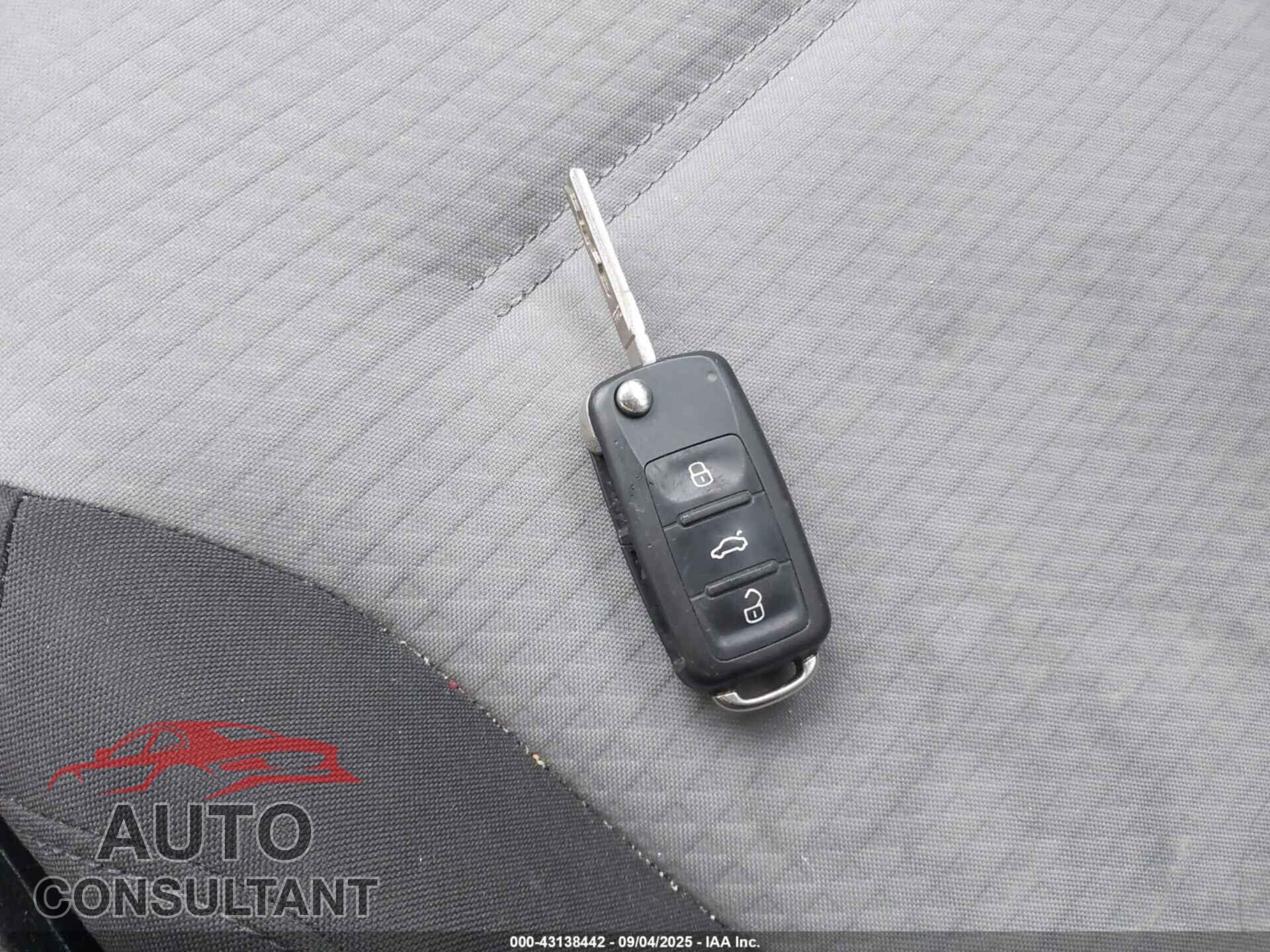 VOLKSWAGEN JETTA 2017 - 3VW2B7AJ9HM312505