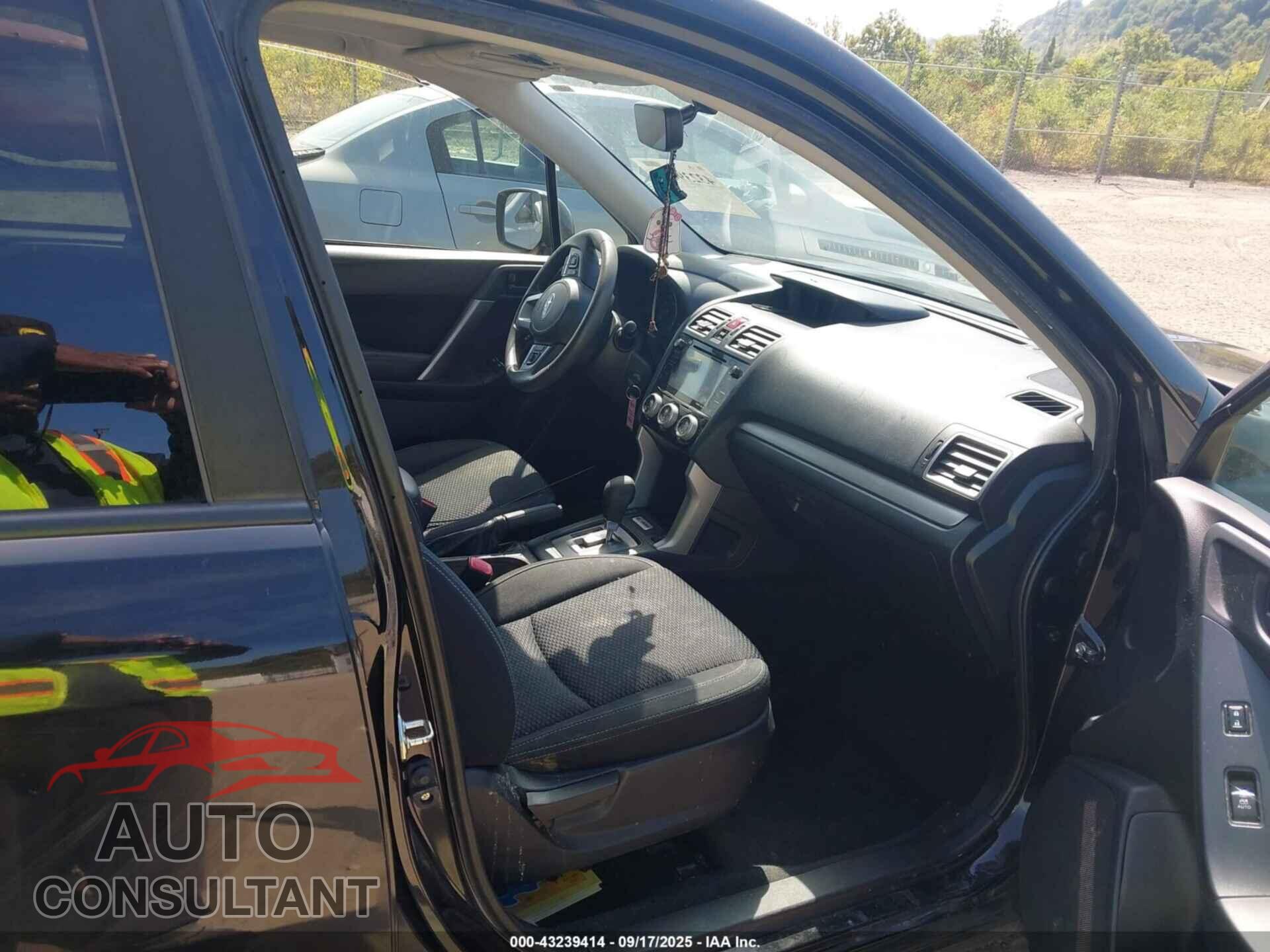 SUBARU FORESTER 2017 - JF2SJAECXHH472459