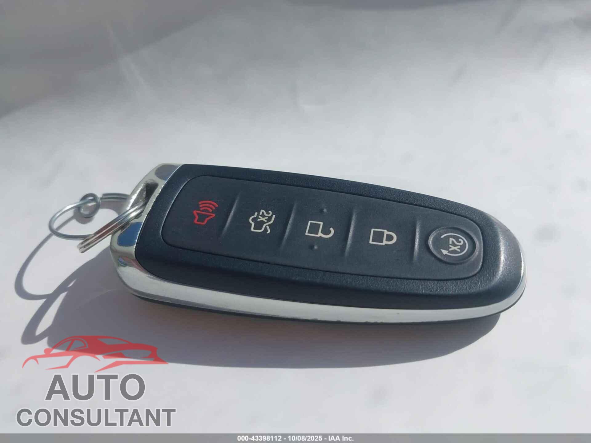 FORD ESCAPE 2017 - 1FMCU9J95HUB80210