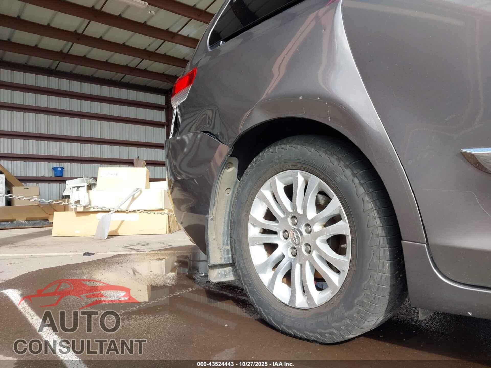 TOYOTA SIENNA 2014 - 5TDYK3DC7ES408230