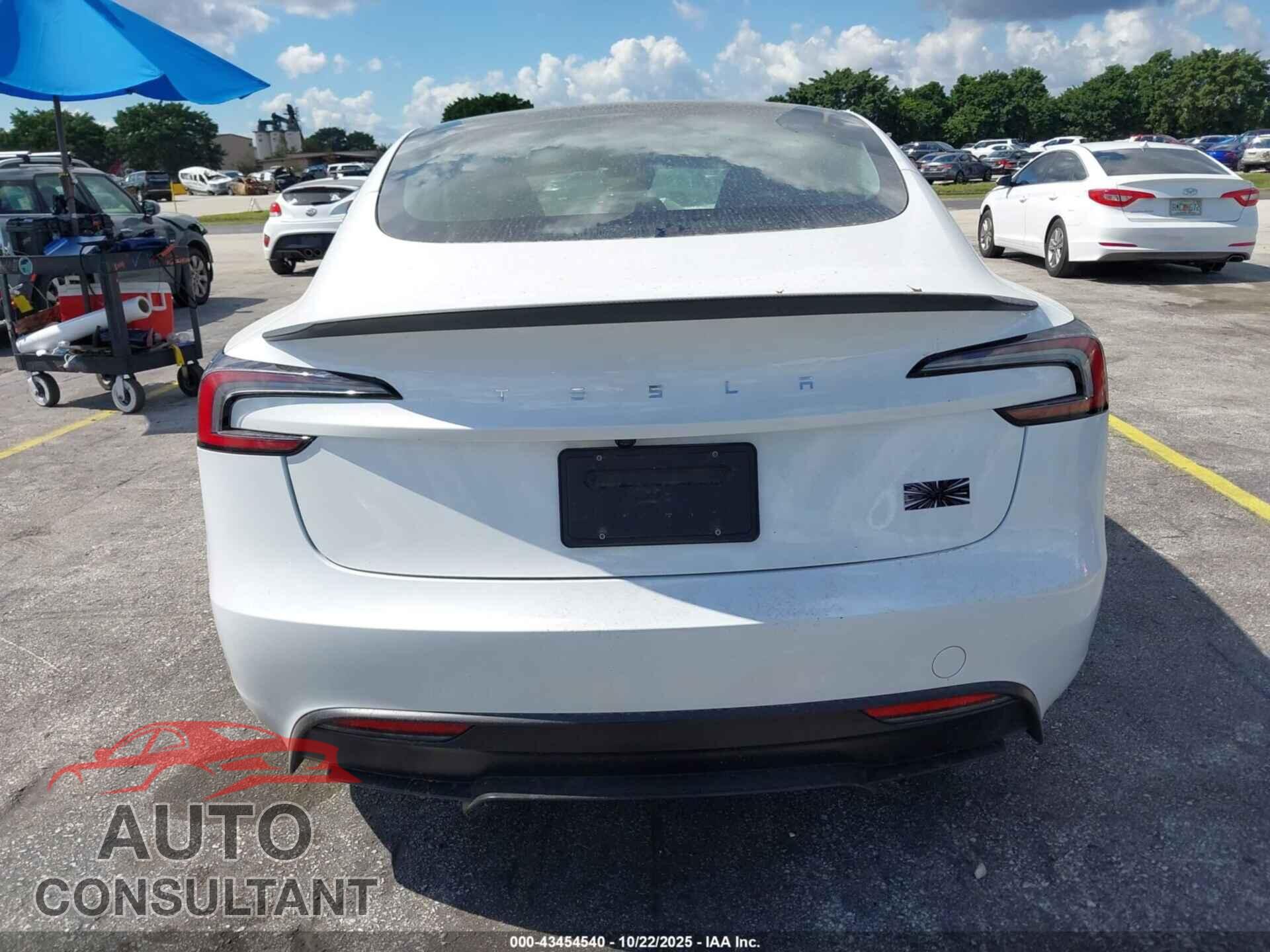 TESLA MODEL 3 2024 - 5YJ3E1ET3RF889091