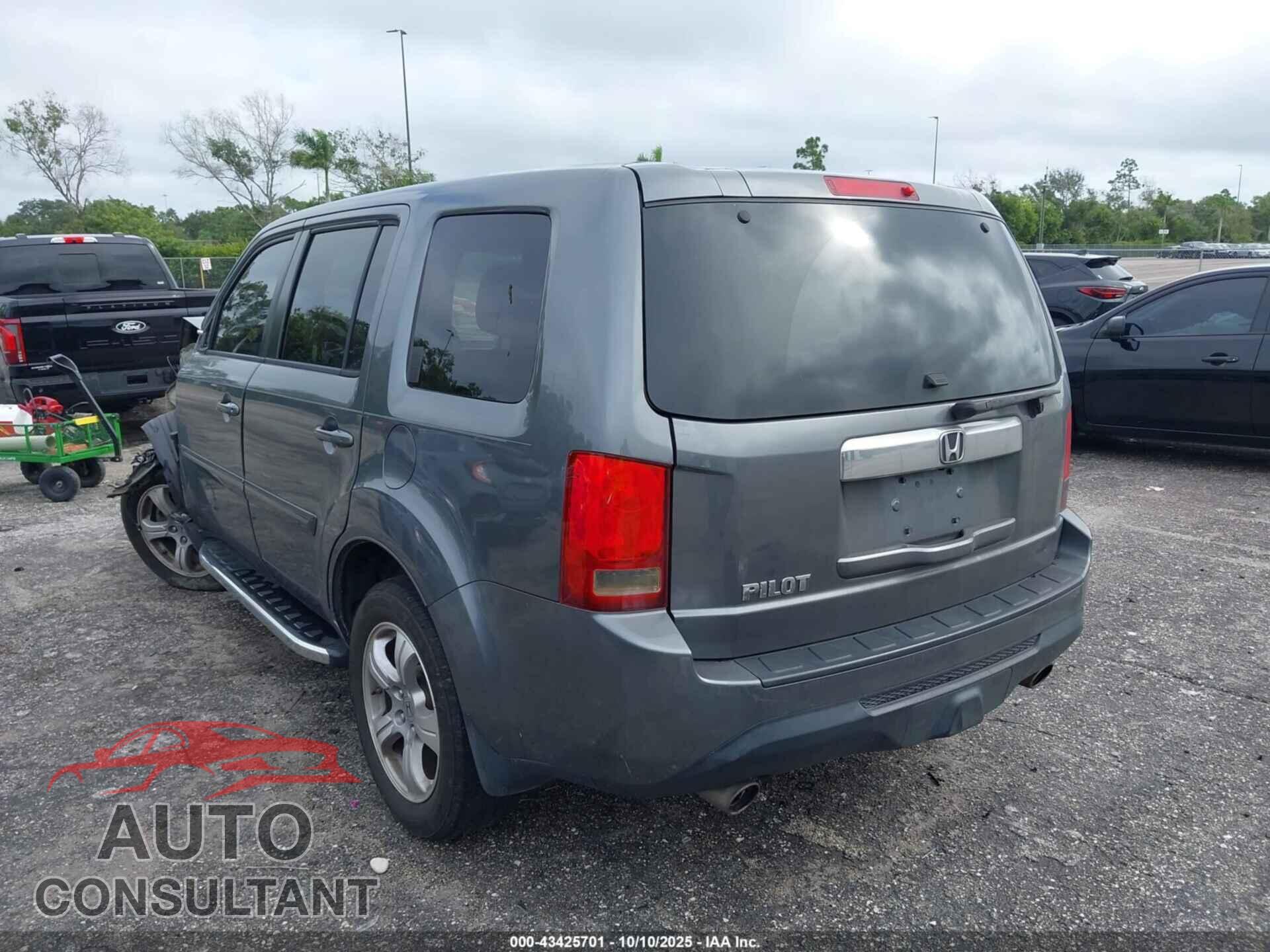 HONDA PILOT 2013 - 5FNYF3H55DB026829