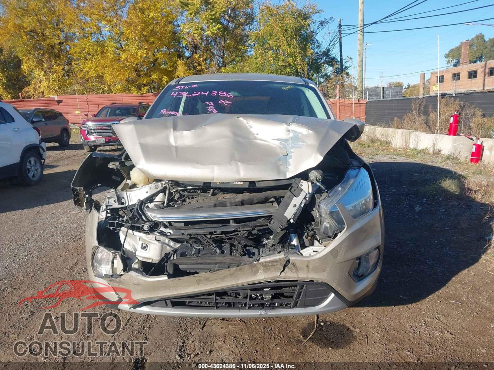 FORD ESCAPE 2017 - 1FMCU0GD9HUD51855