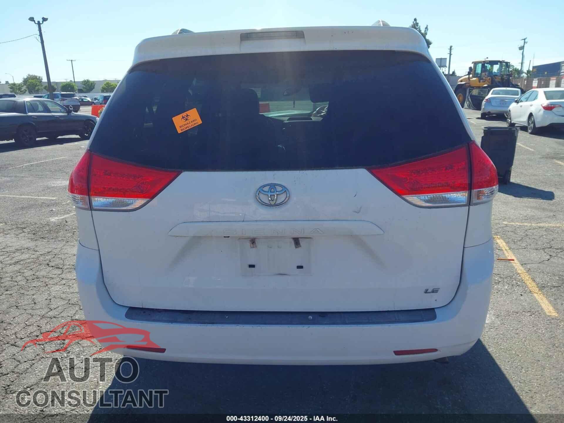 TOYOTA SIENNA 2013 - 5TDKK3DC2DS298045