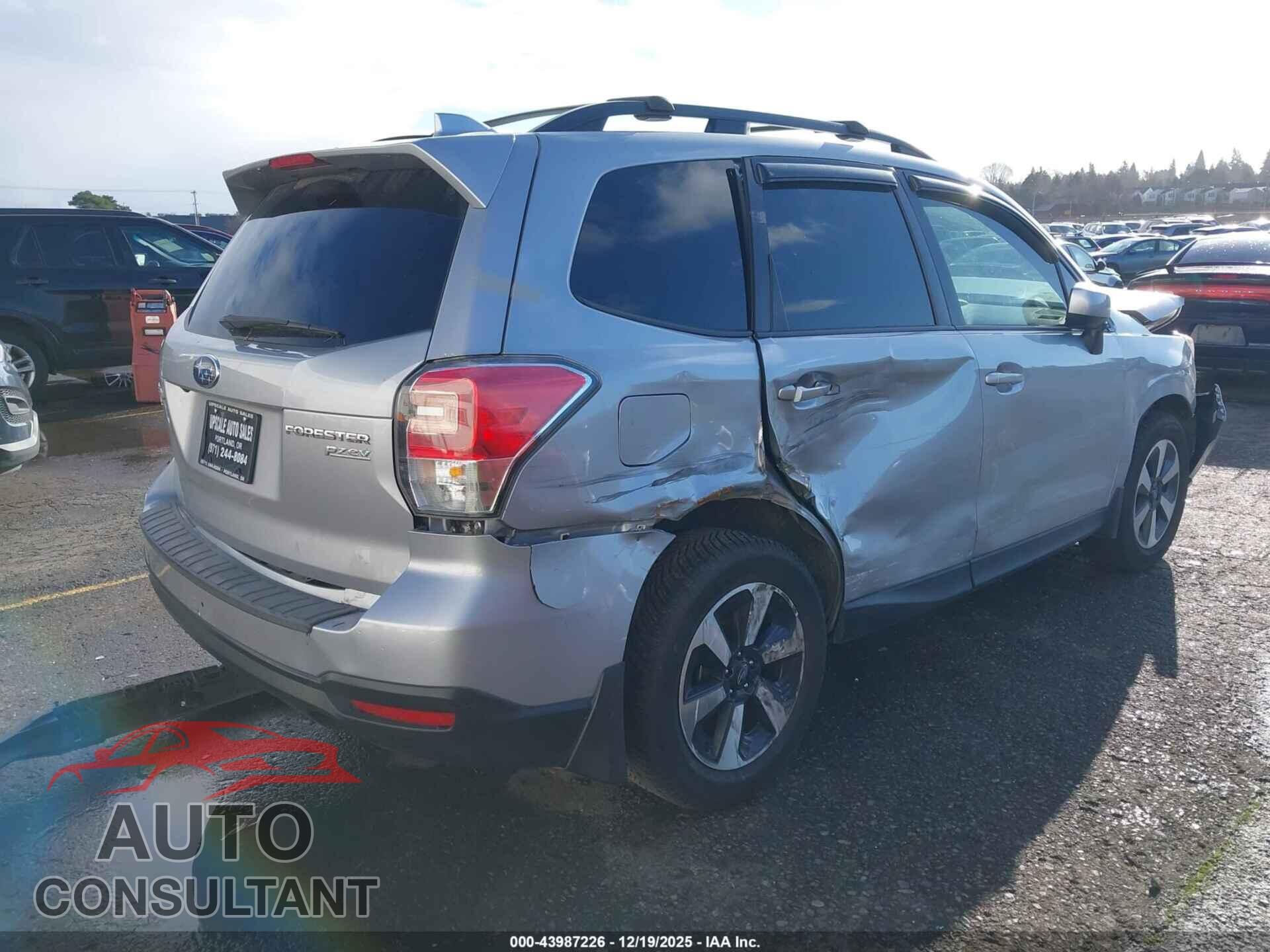 SUBARU FORESTER 2017 - JF2SJAEC5HH456475