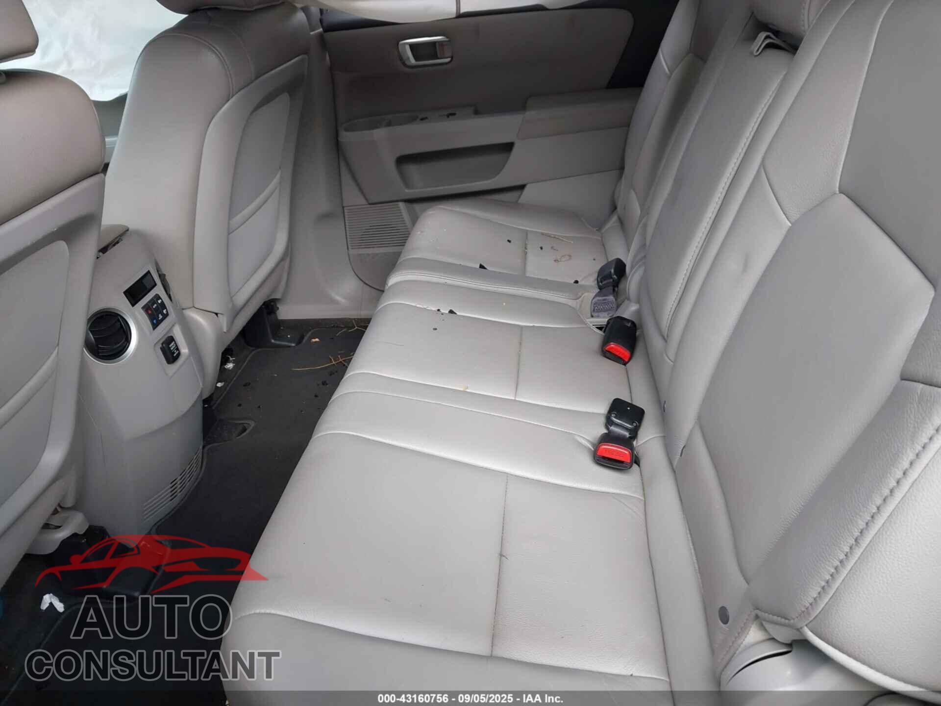 HONDA PILOT 2012 - 5FNYF4H77CB010489