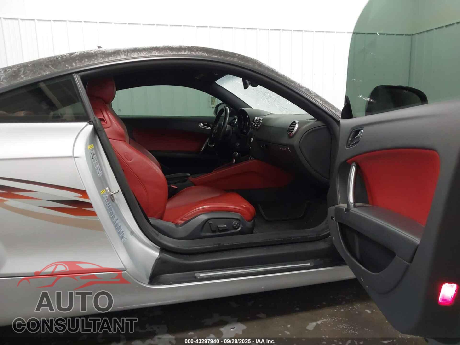 AUDI TT 2011 - TRUKFAFK0B1023514