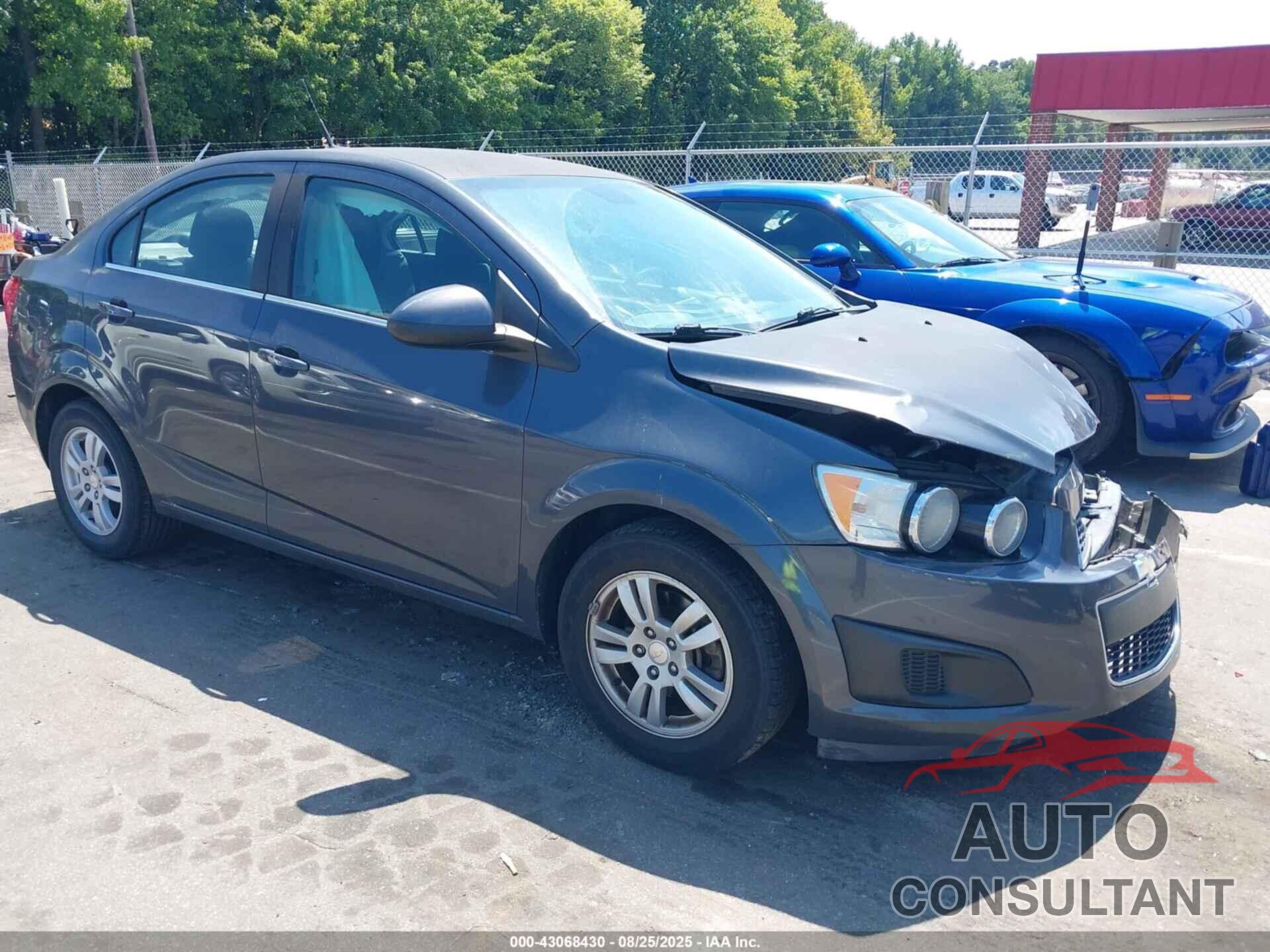 CHEVROLET SONIC 2013 - 1G1JC5SH3D4209350