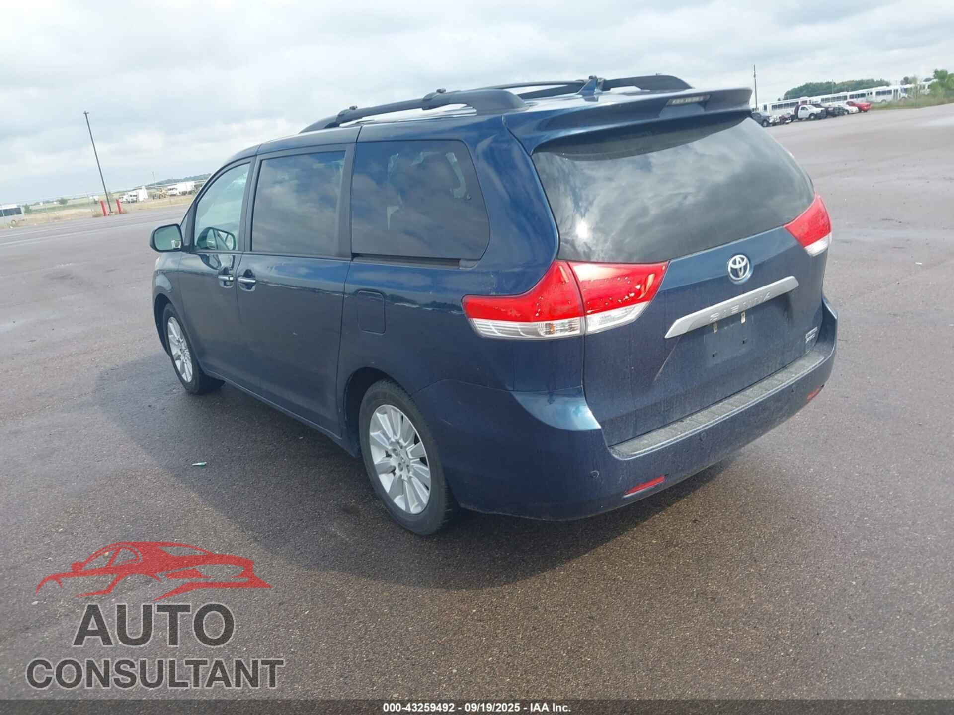 TOYOTA SIENNA 2011 - 5TDDK3DC2BS029470