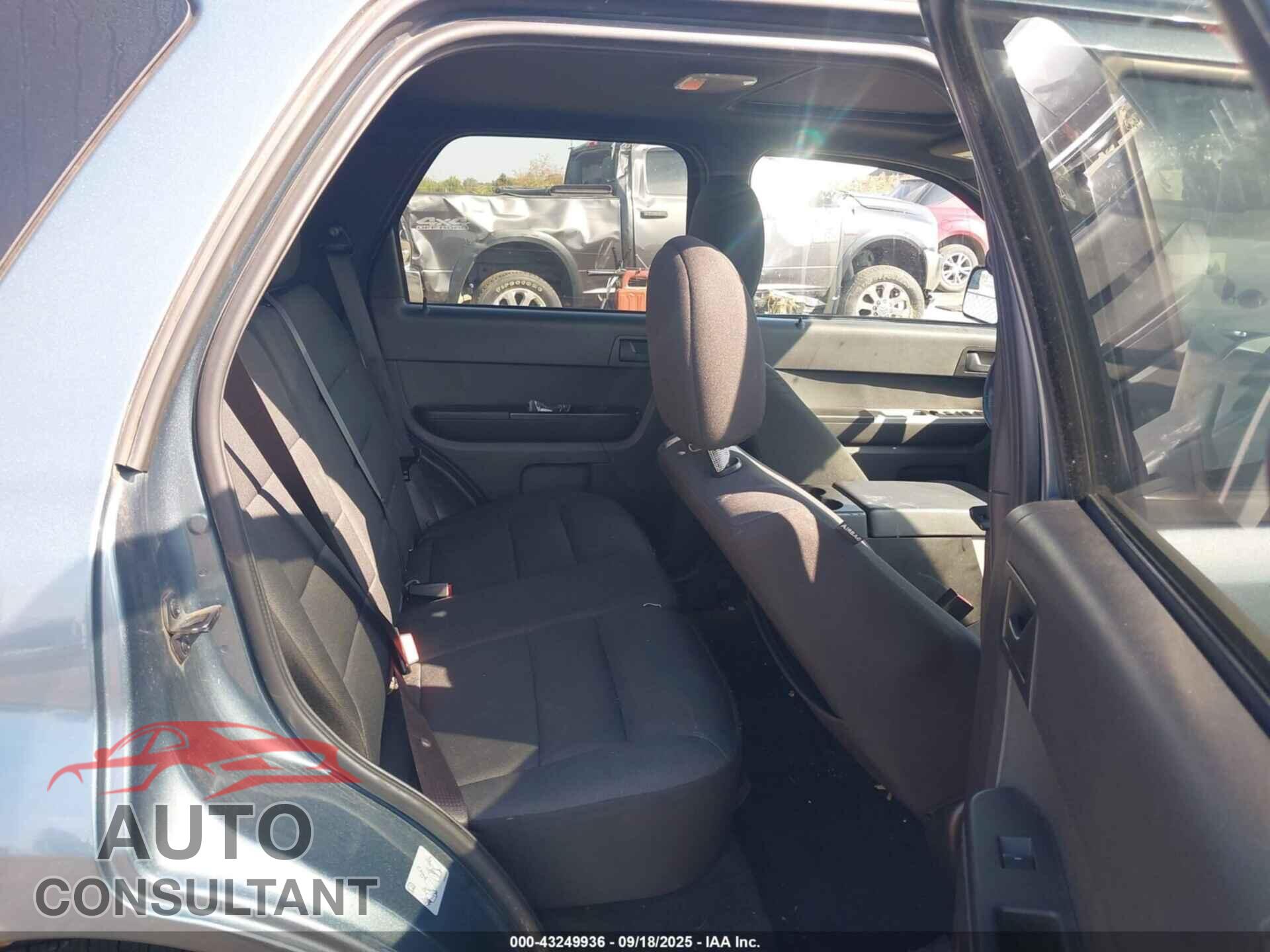 FORD ESCAPE 2011 - 1FMCU0D76BKB45622